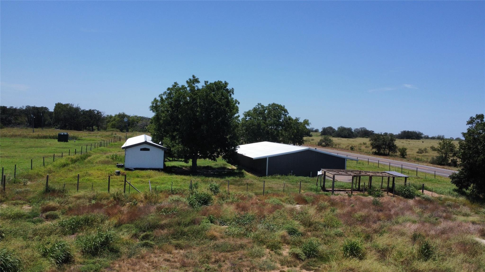 5213 Us Highway 90, Waelder, TX 78959