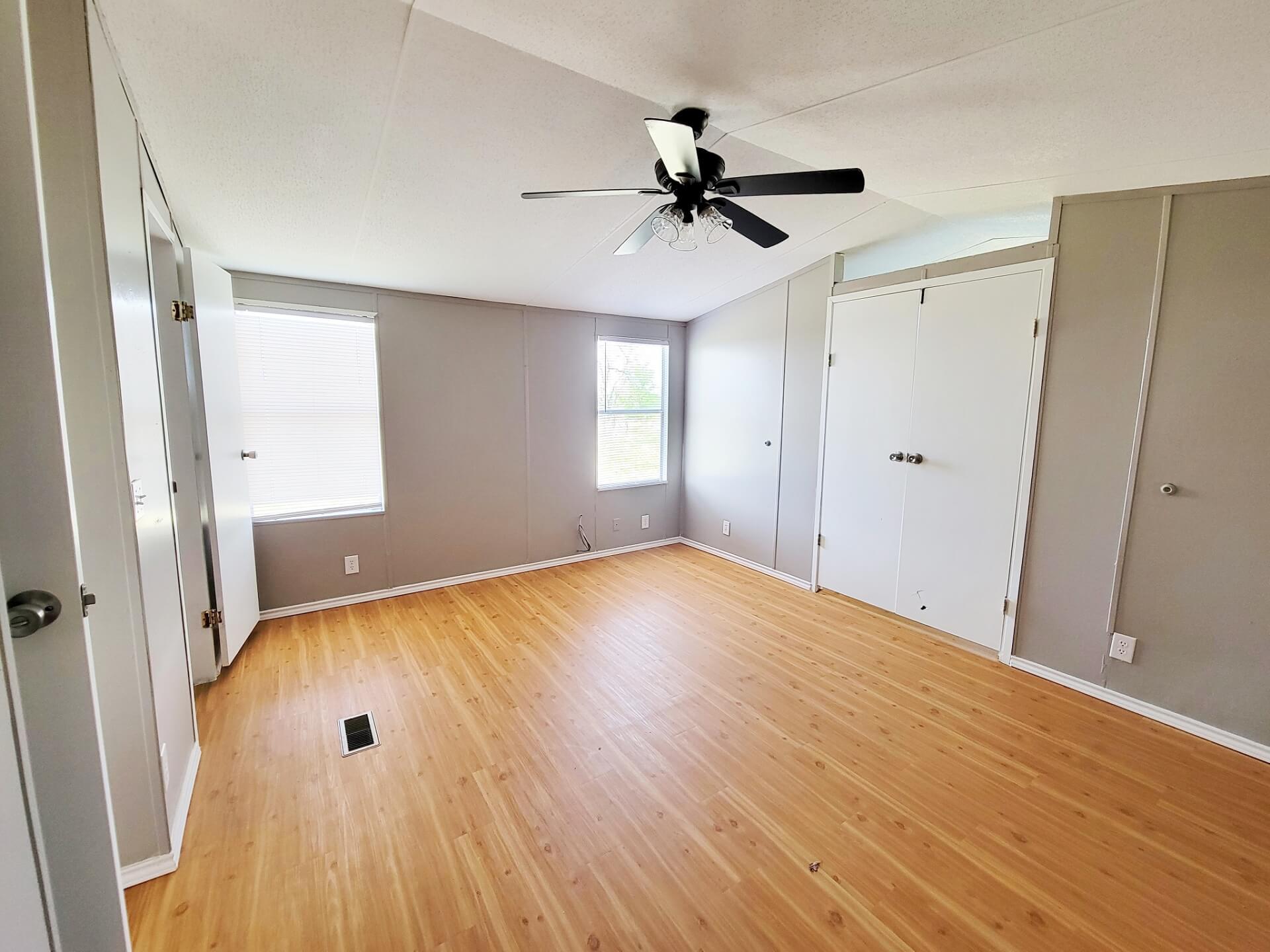 5213 Us Highway 90, Waelder, TX 78959