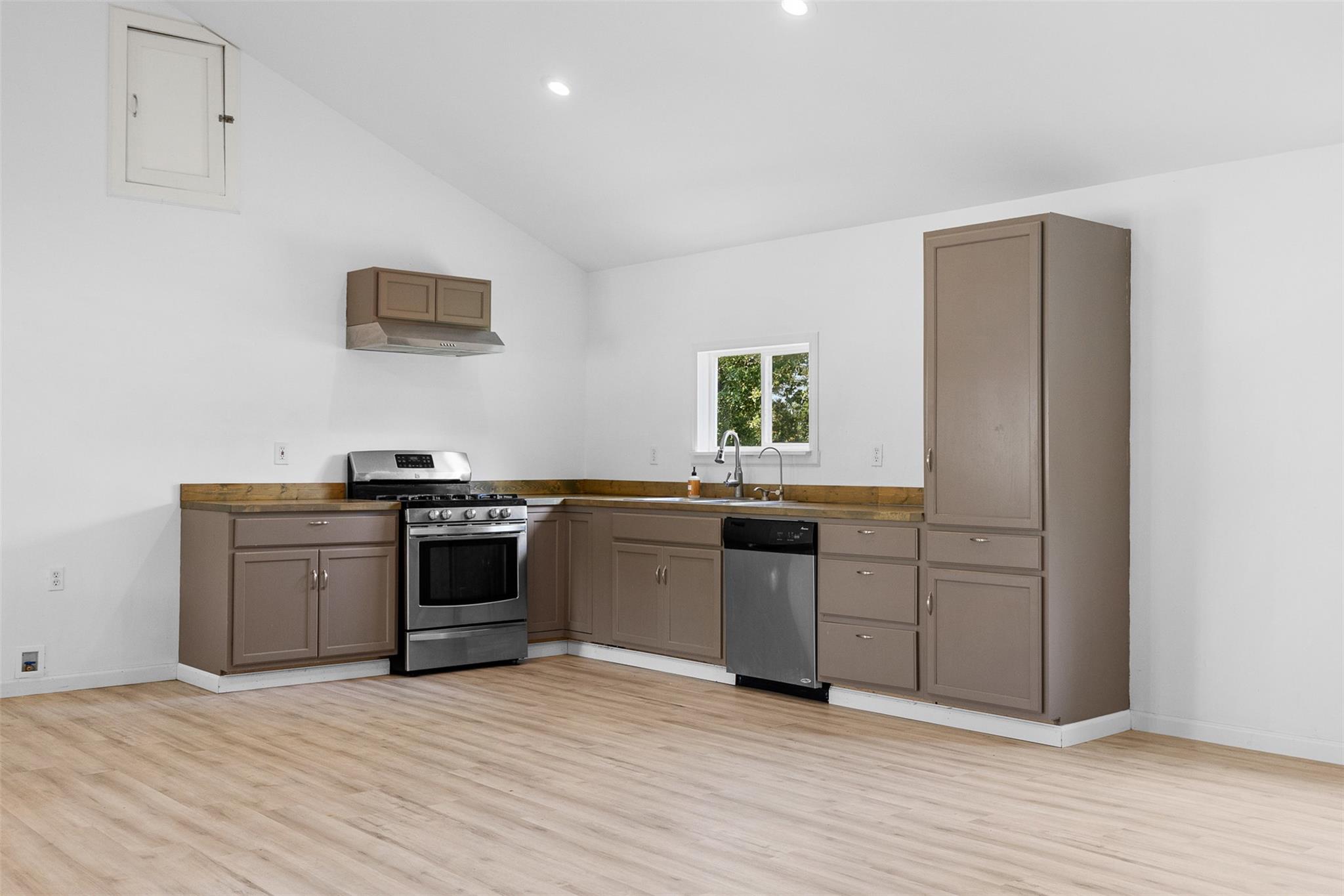 7089 S FM 908, Rockdale, TX 76567