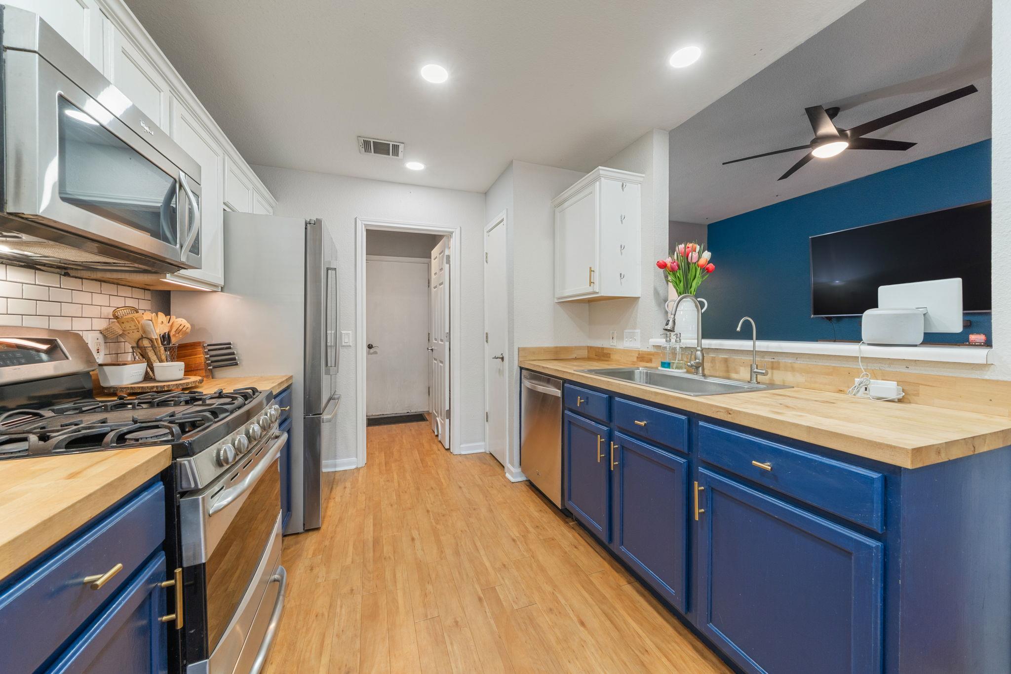 301 Zebra Dr, Kyle, TX 78640