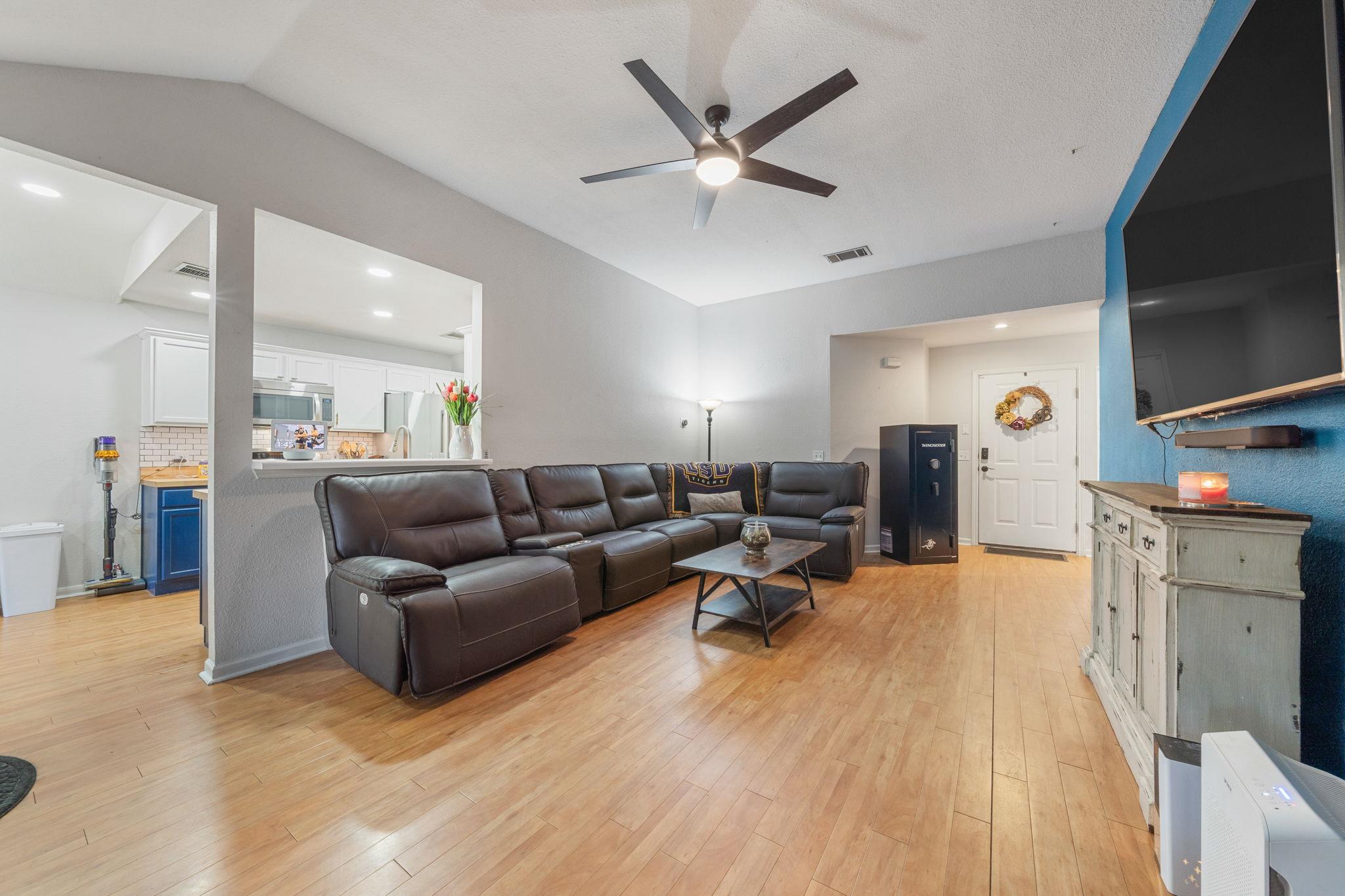 301 Zebra Dr, Kyle, TX 78640