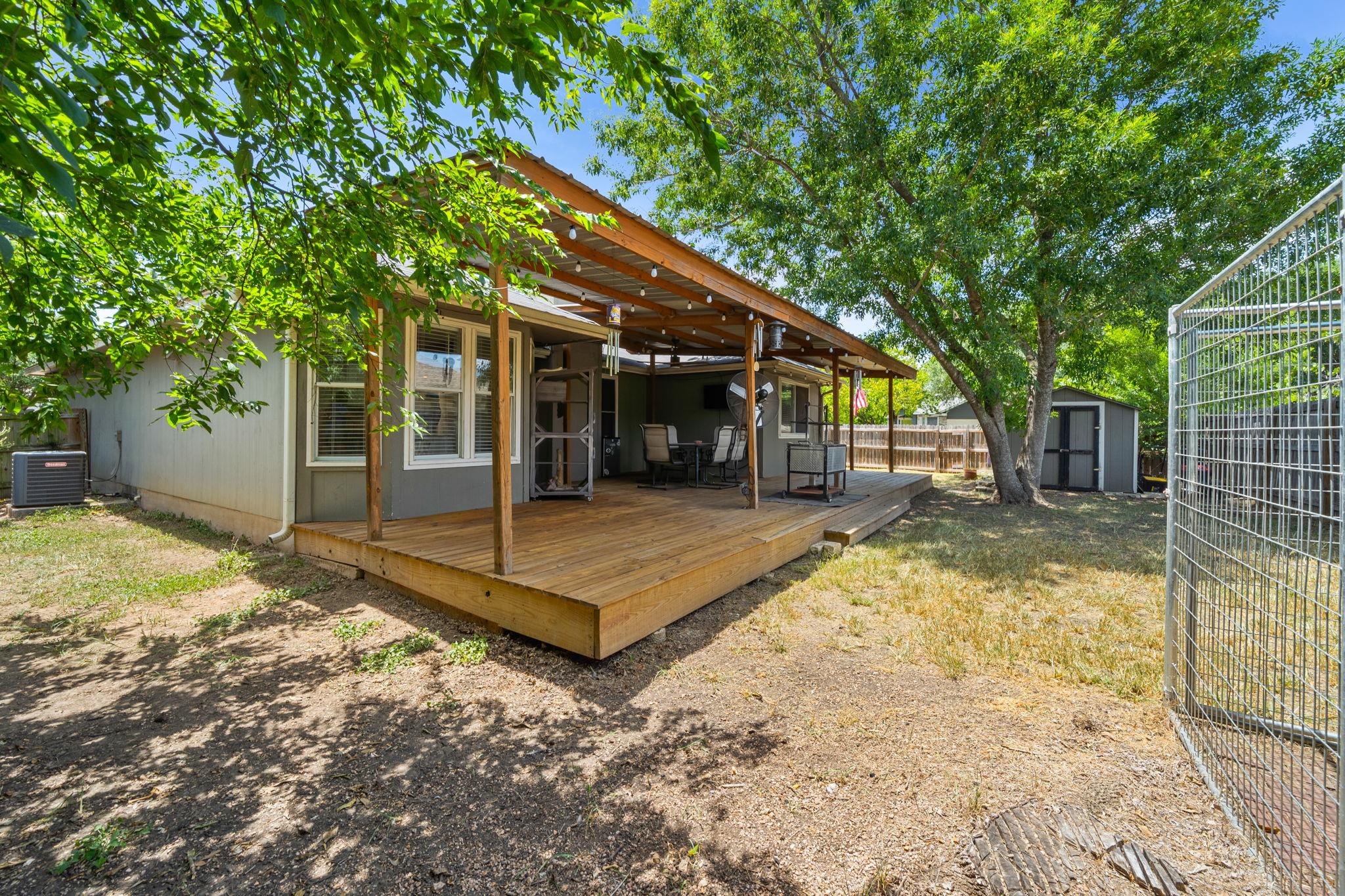 301 Zebra Dr, Kyle, TX 78640