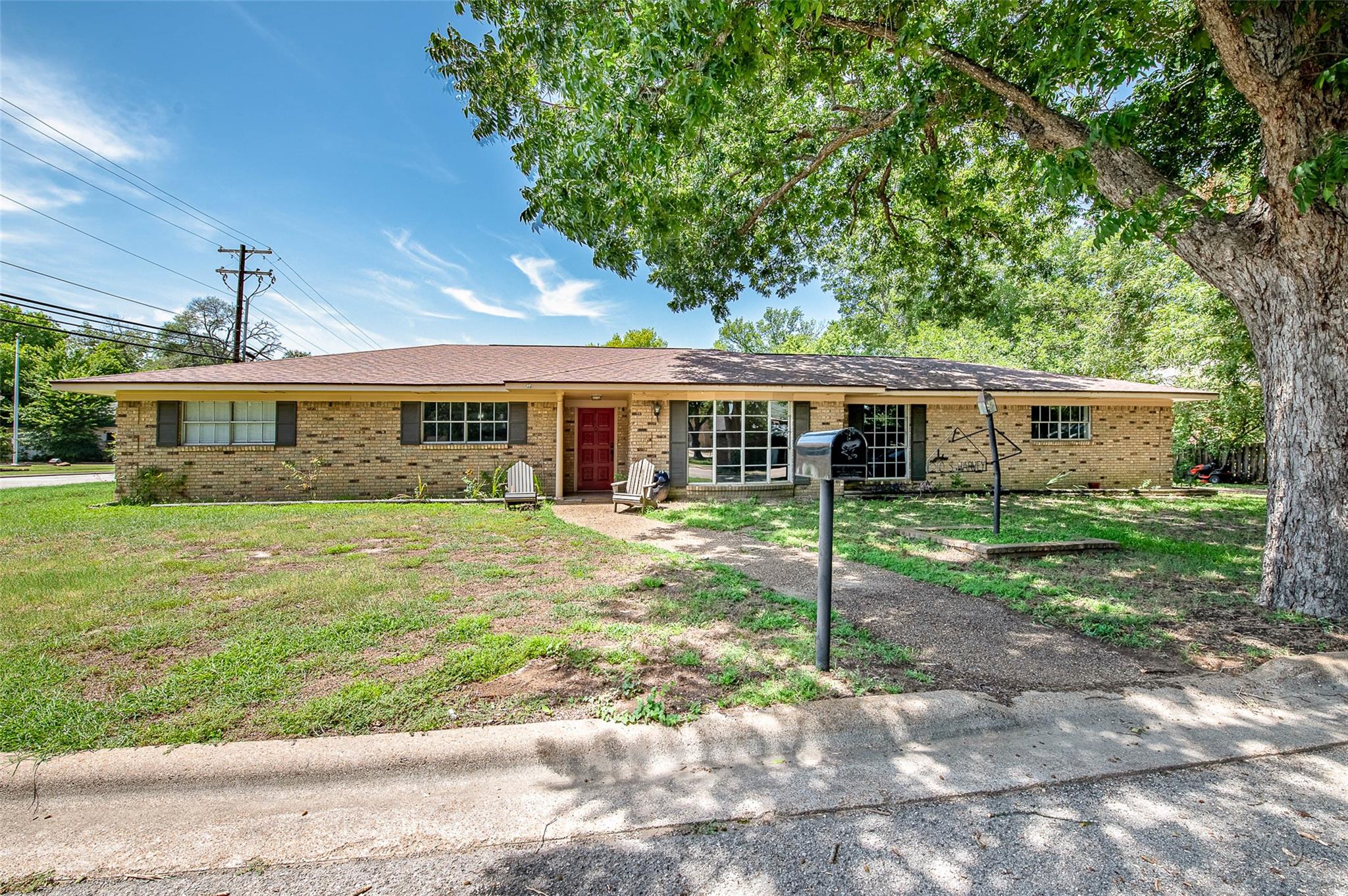 210 S Harvey Street, Caldwell, TX 77836