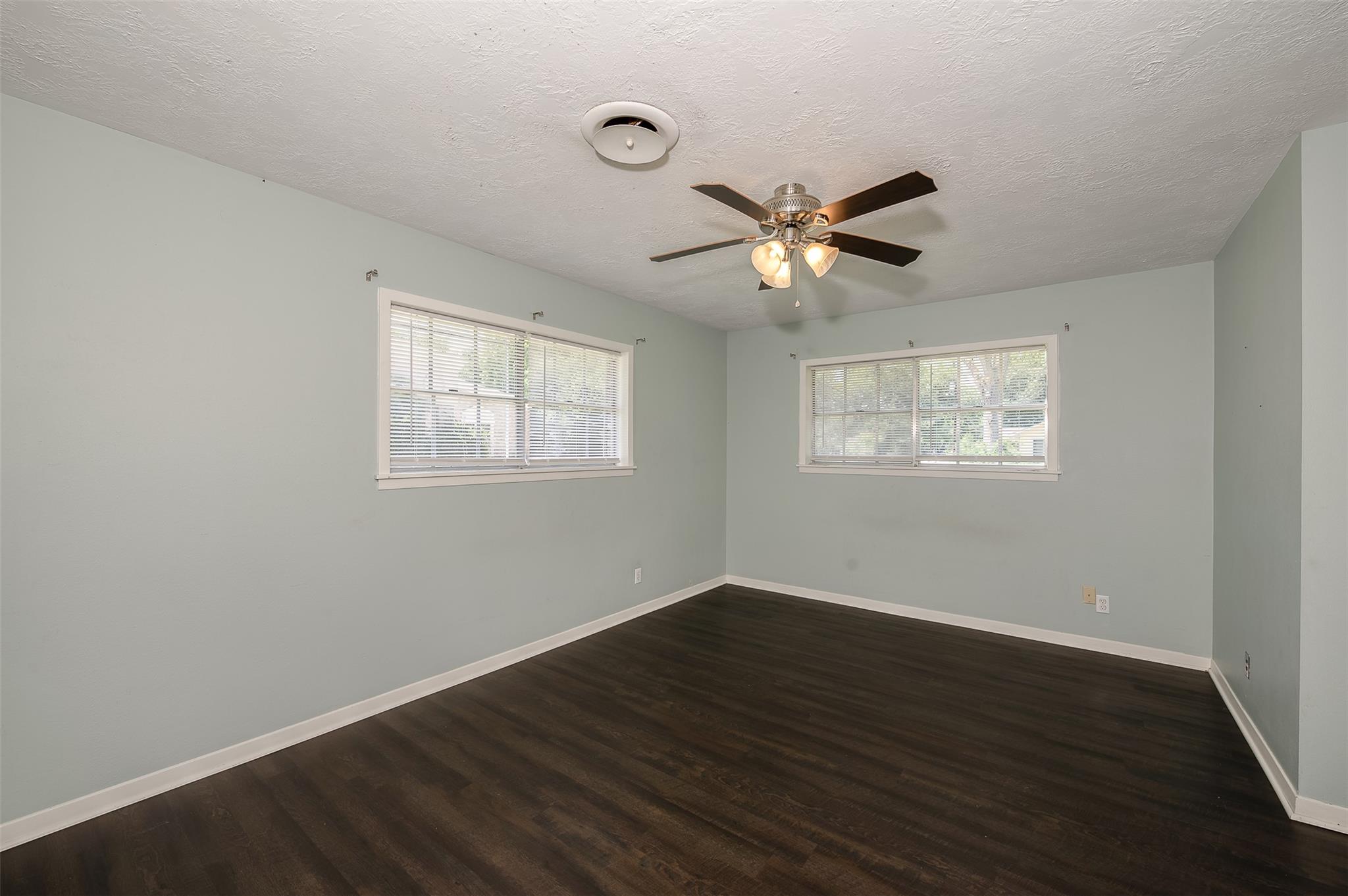210 S Harvey Street, Caldwell, TX 77836