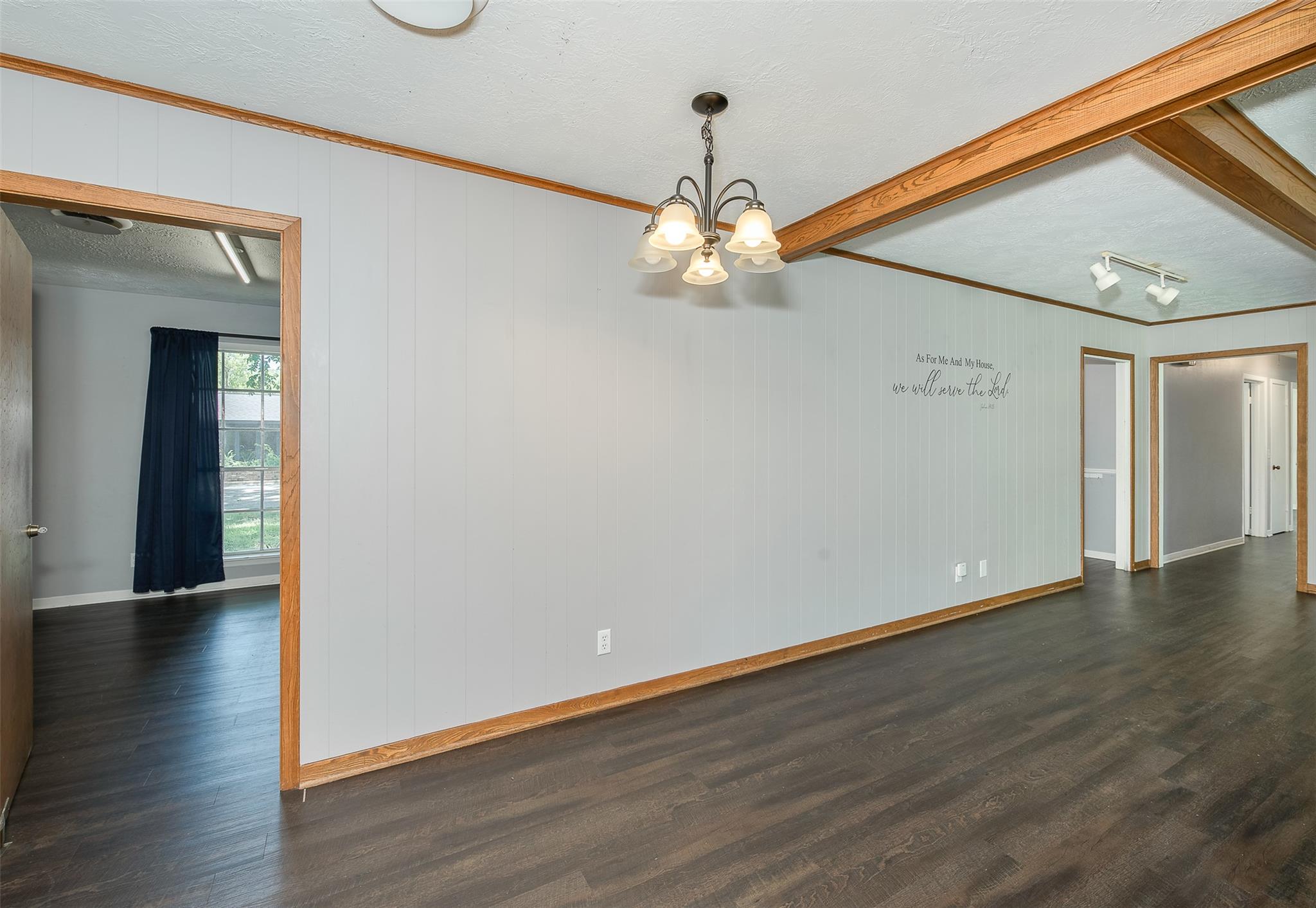 210 S Harvey Street, Caldwell, TX 77836