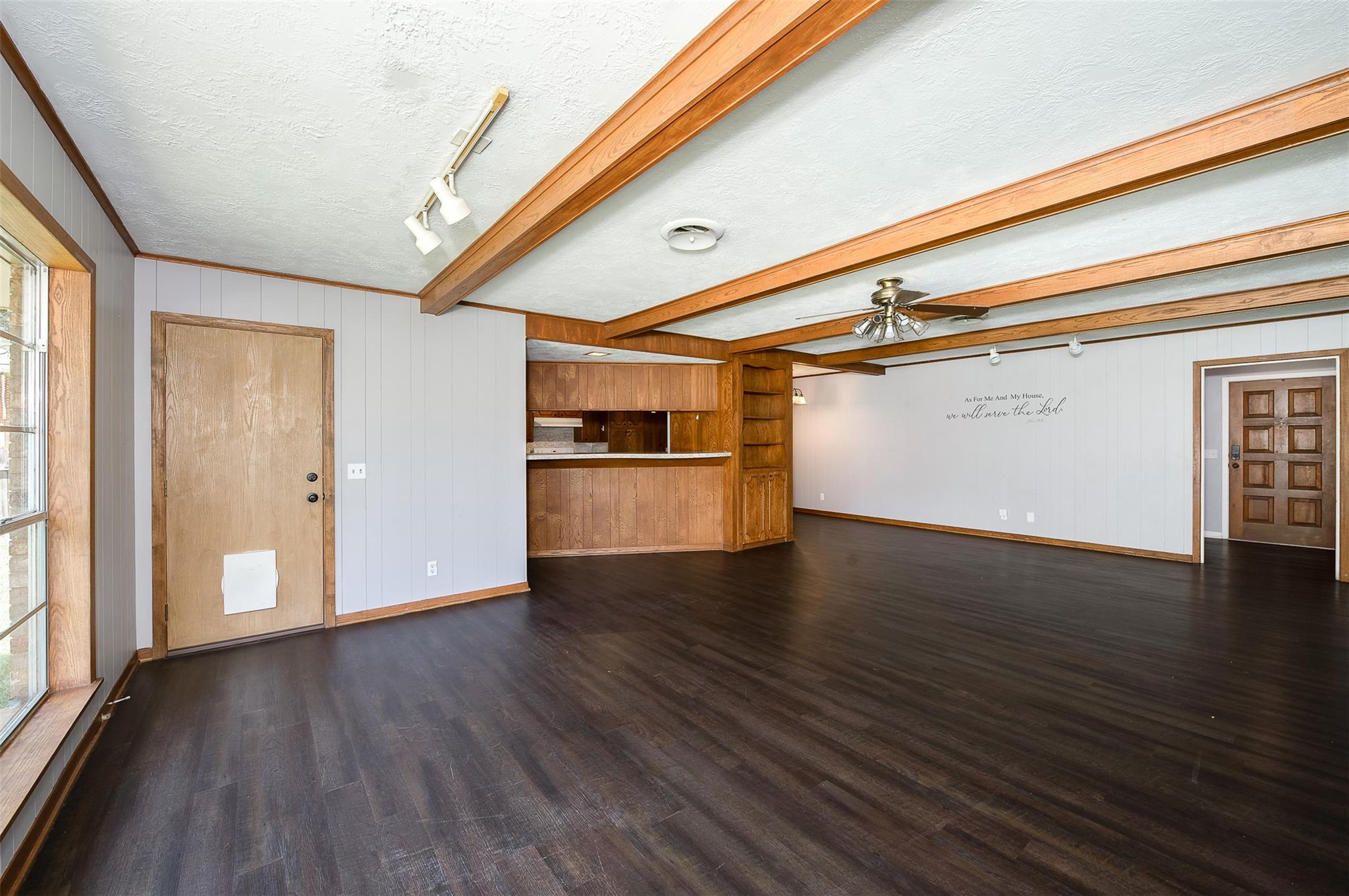210 S Harvey Street, Caldwell, TX 77836