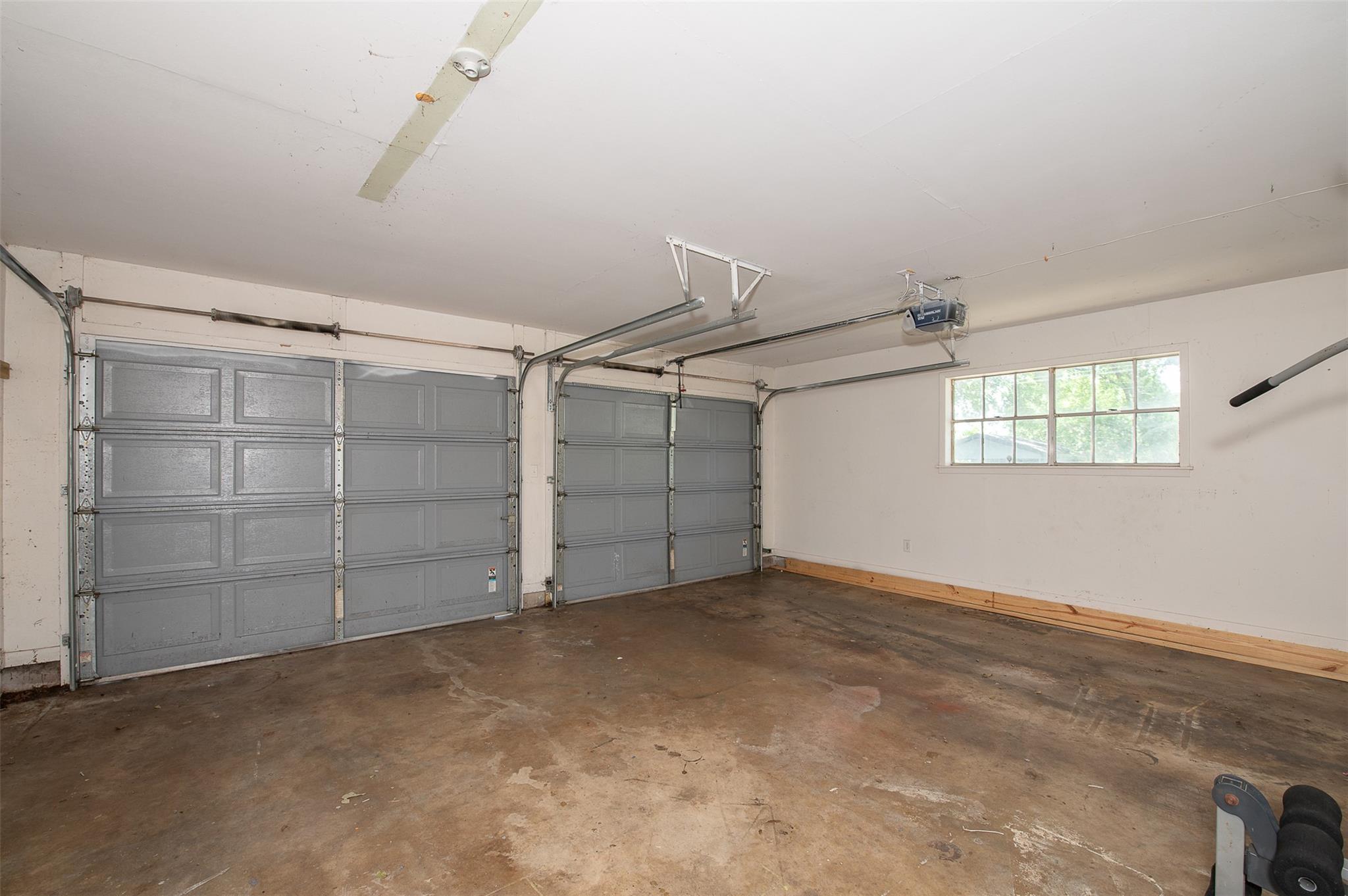 210 S Harvey Street, Caldwell, TX 77836