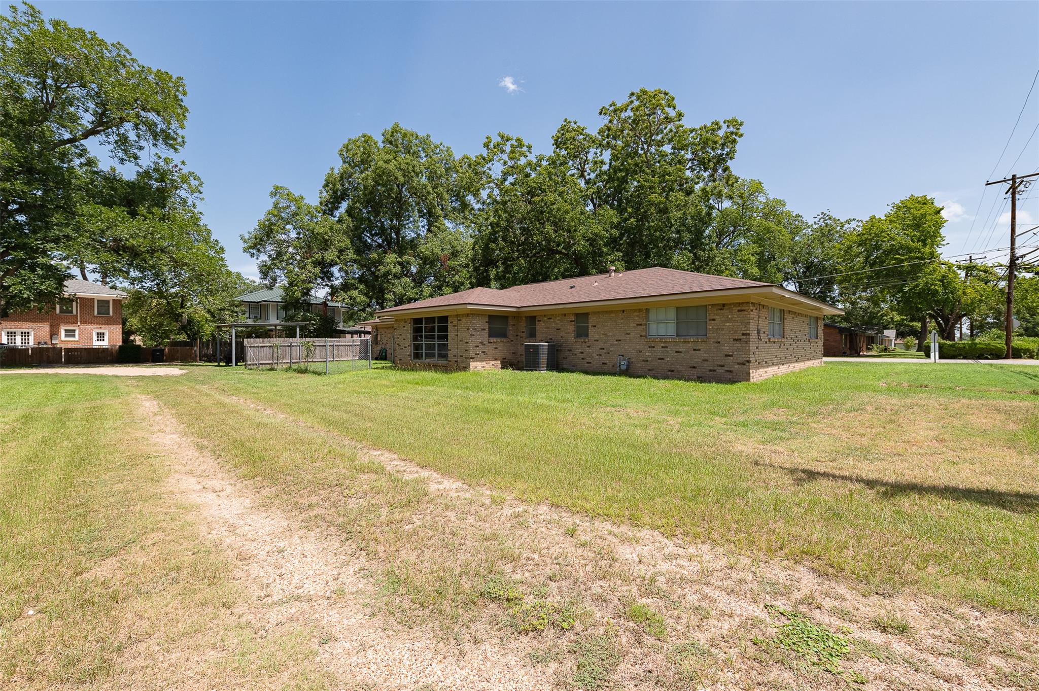 210 S Harvey Street, Caldwell, TX 77836