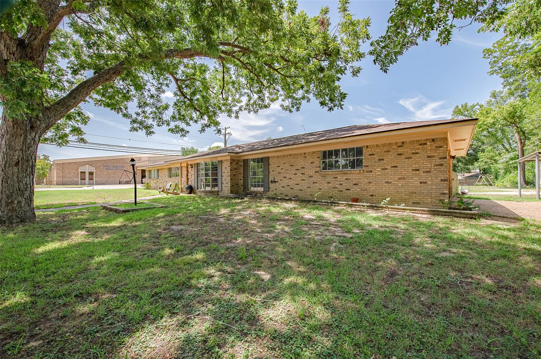 210 S Harvey Street, Caldwell, TX 77836