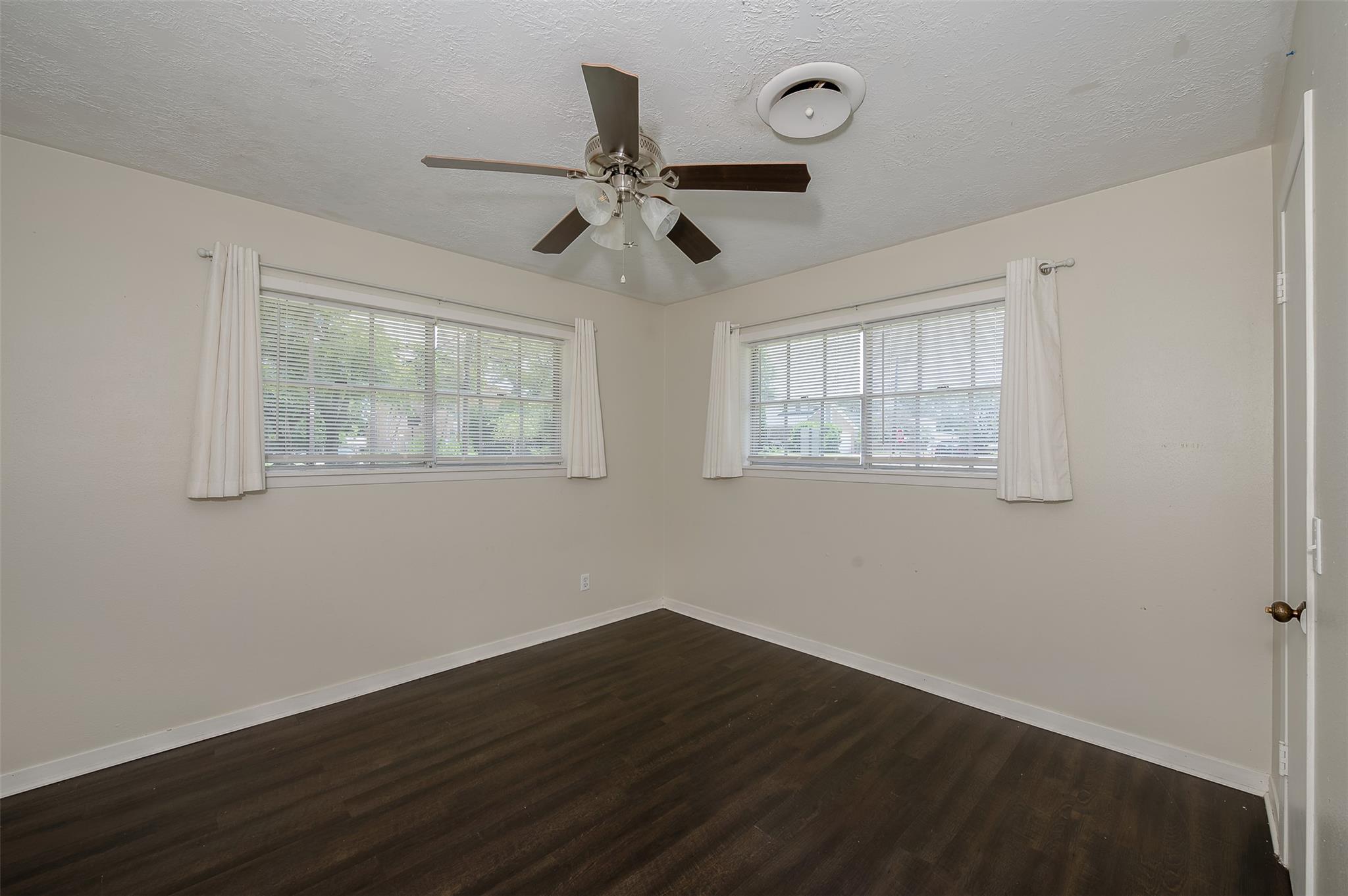 210 S Harvey Street, Caldwell, TX 77836