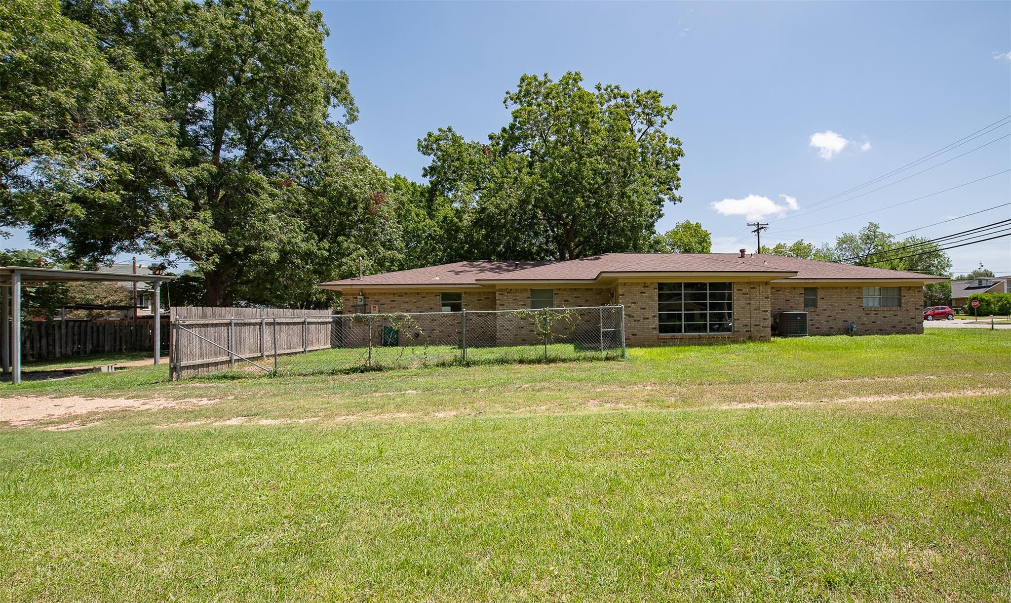 210 S Harvey Street, Caldwell, TX 77836