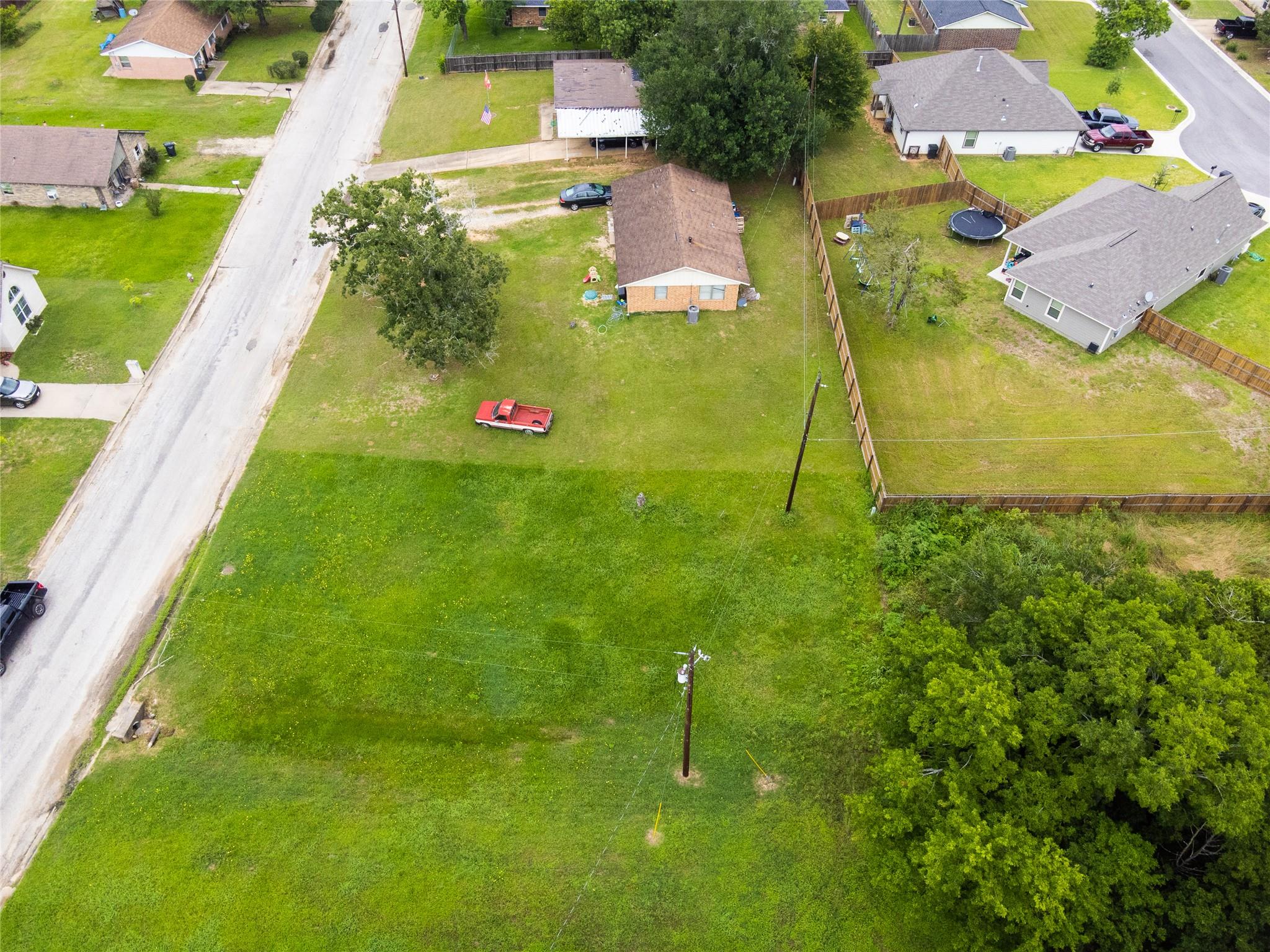 401 Kleb St W, Caldwell, TX 77836