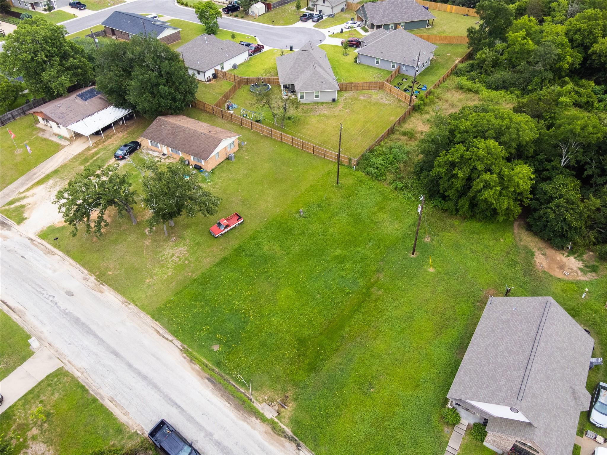401 Kleb St W, Caldwell, TX 77836