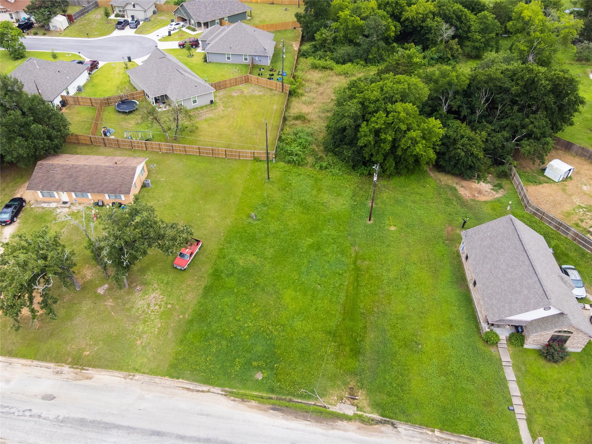401 Kleb St W, Caldwell, TX 77836