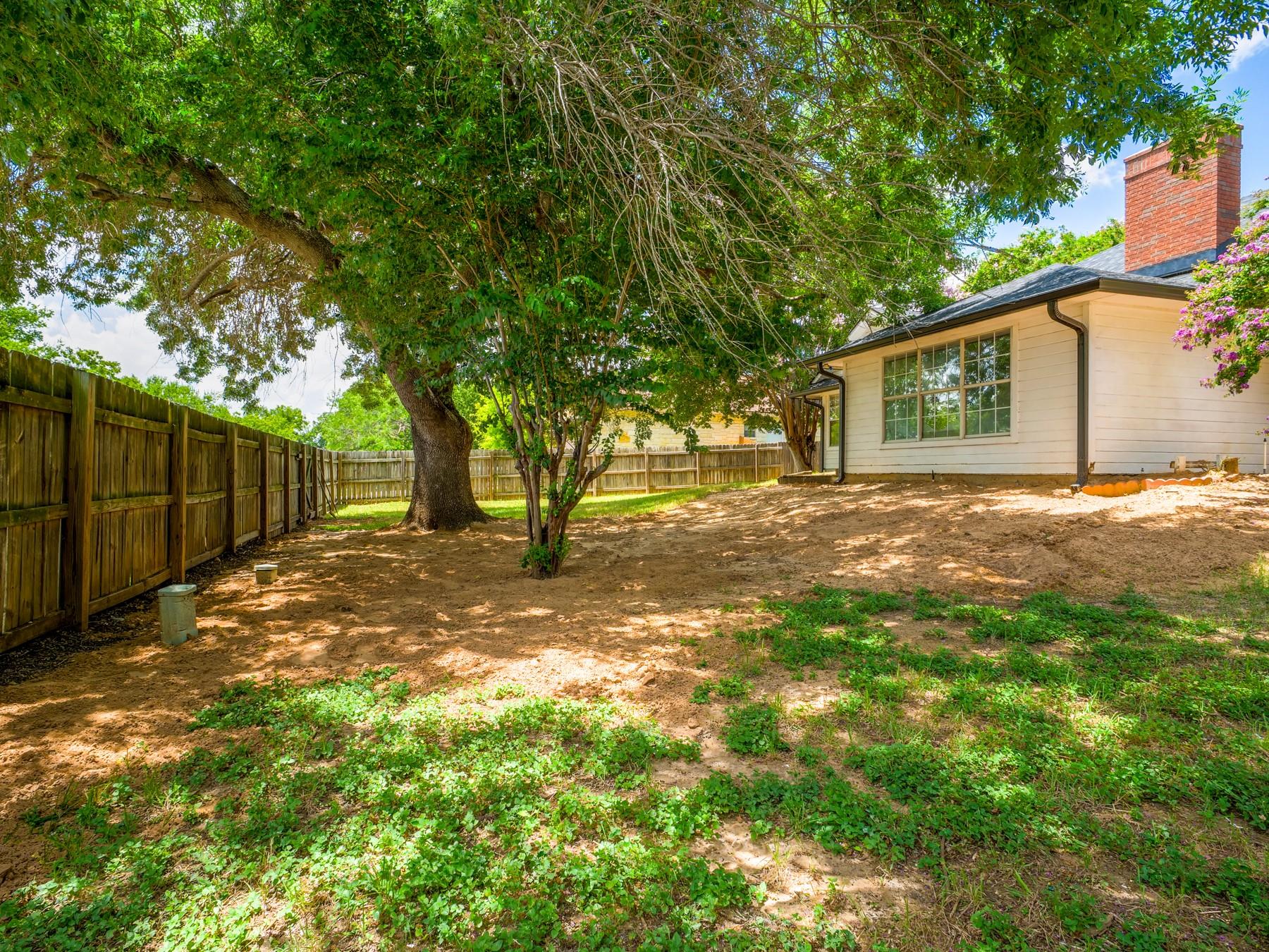 183 Cypress Pt, Meadowlakes, TX 78654