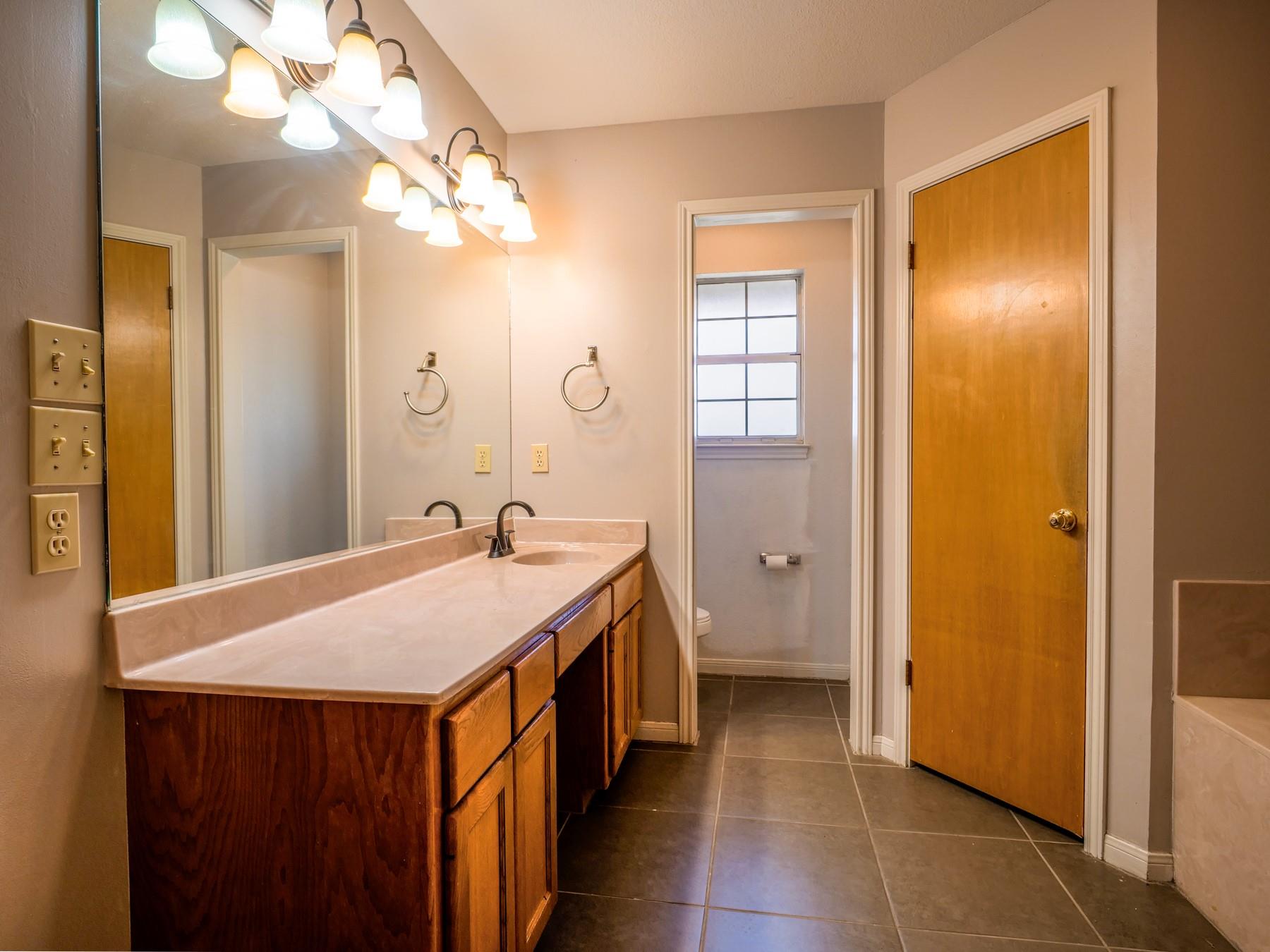 183 Cypress Pt, Meadowlakes, TX 78654