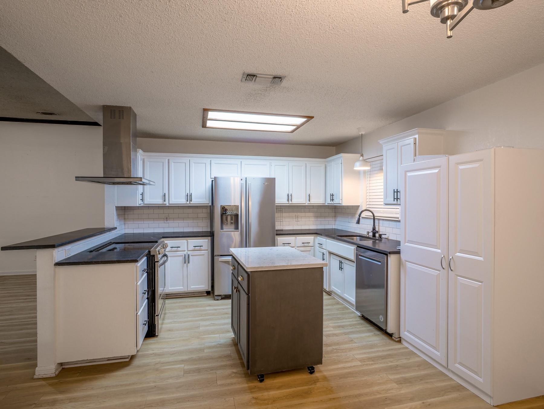 183 Cypress Pt, Meadowlakes, TX 78654