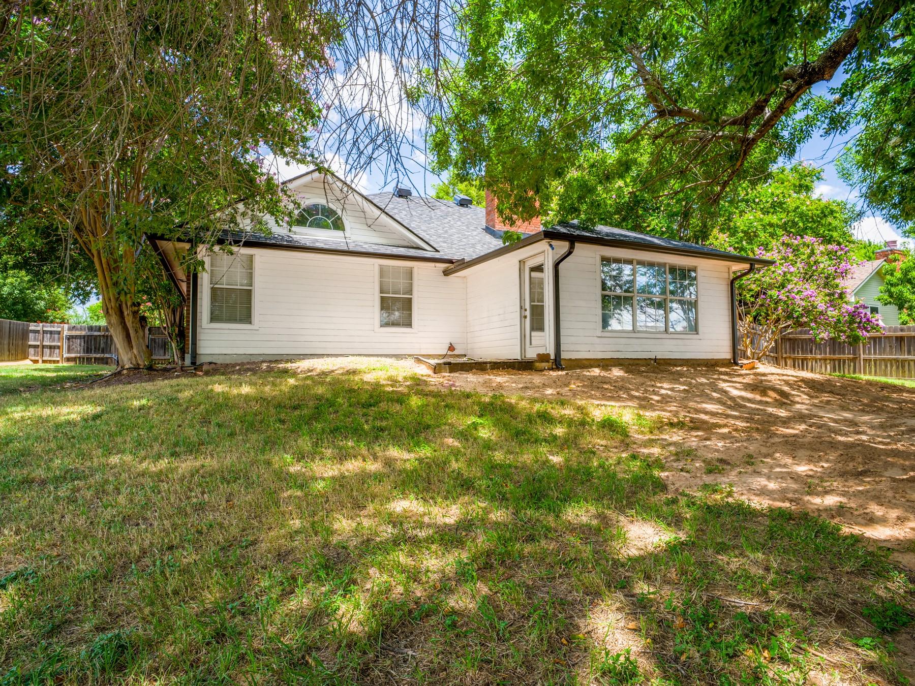 183 Cypress Pt, Meadowlakes, TX 78654
