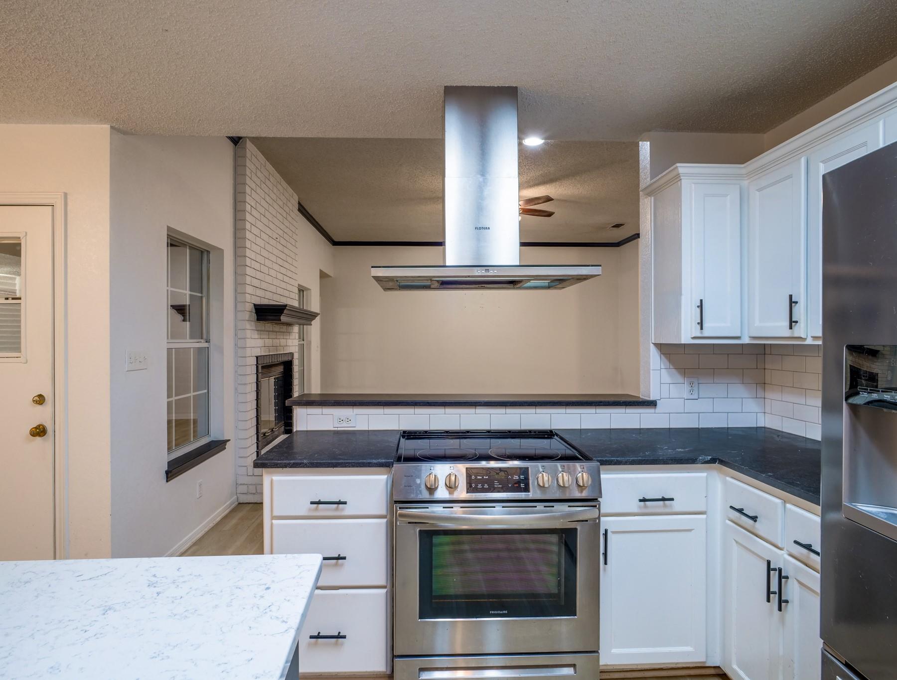 183 Cypress Pt, Meadowlakes, TX 78654