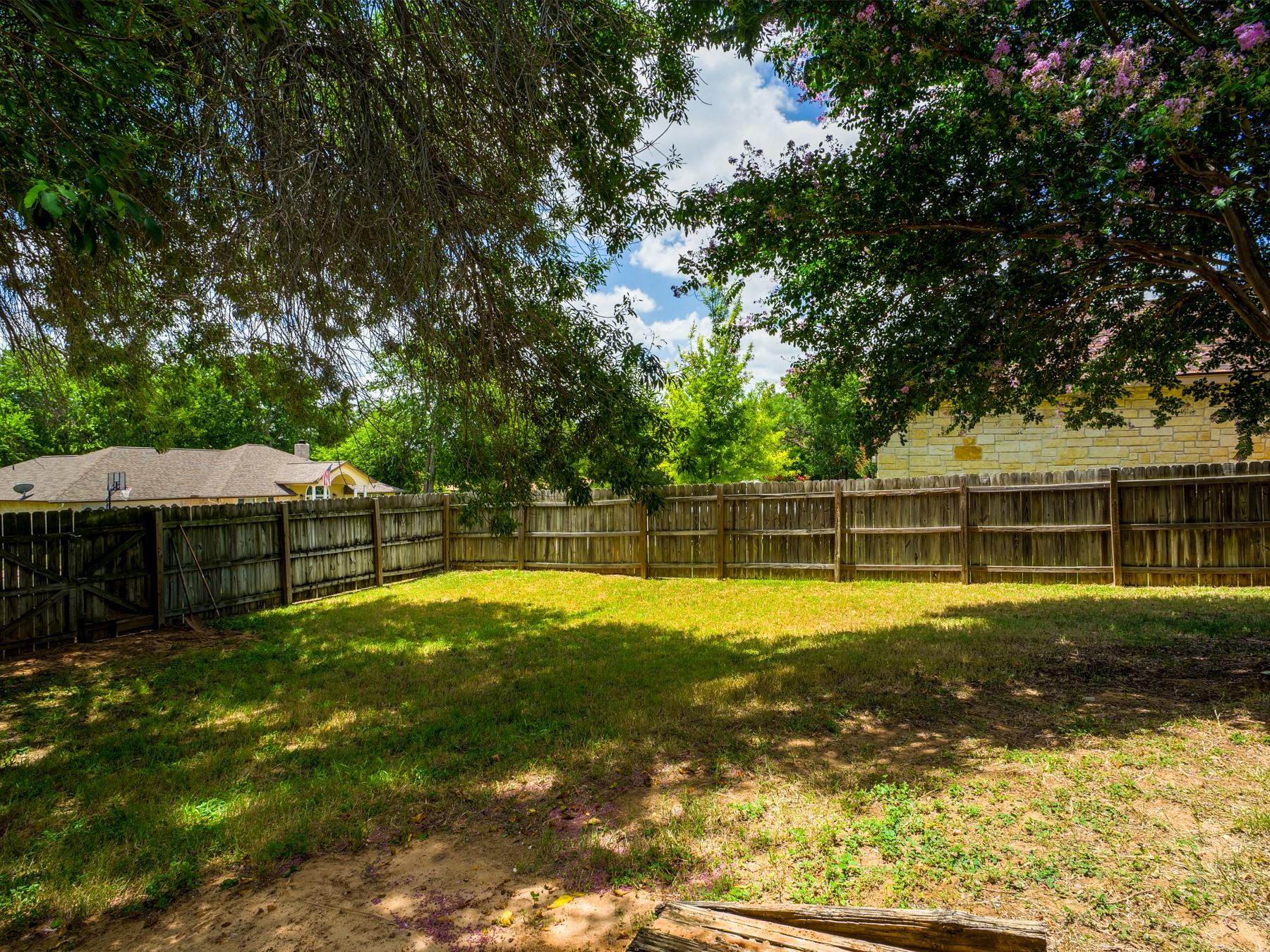 183 Cypress Pt, Meadowlakes, TX 78654