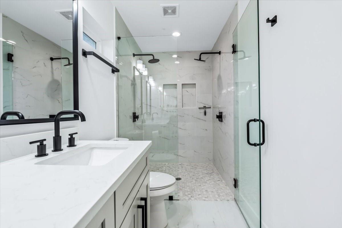 6300 Santos St # 3, Austin, TX 78741