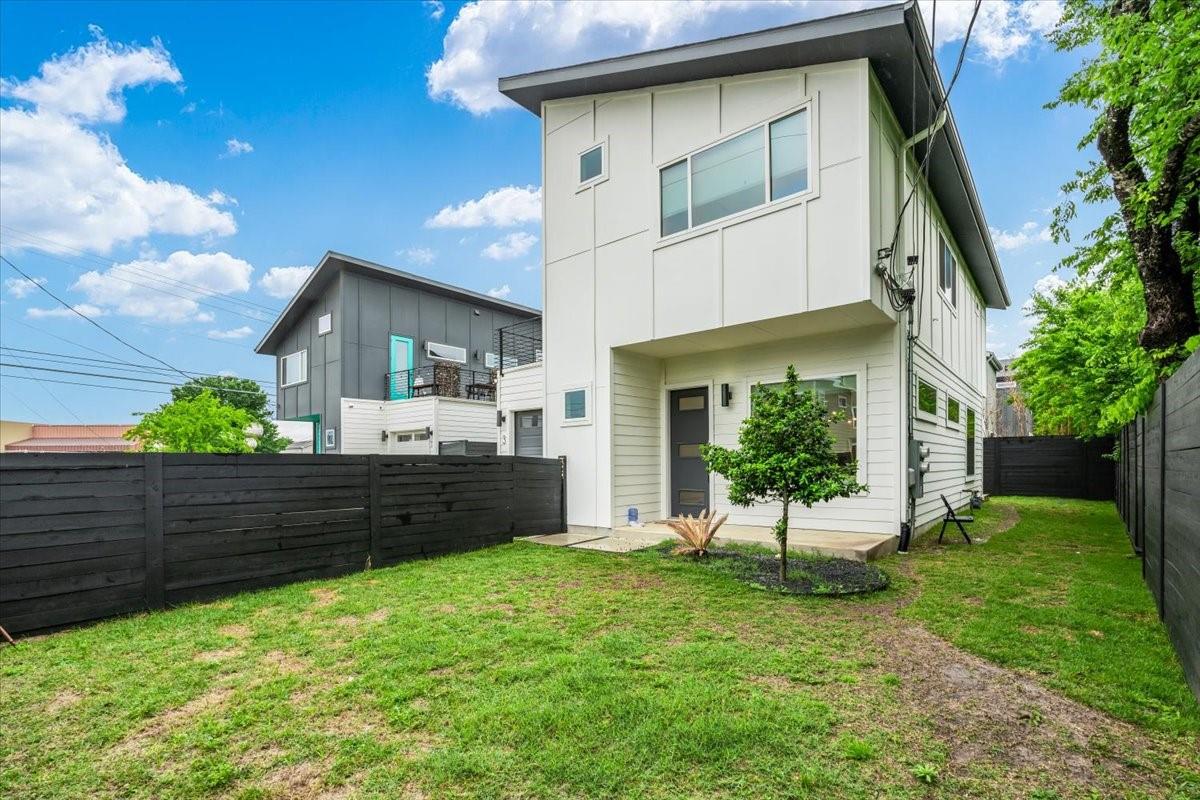 6300 Santos St # 3, Austin, TX 78741