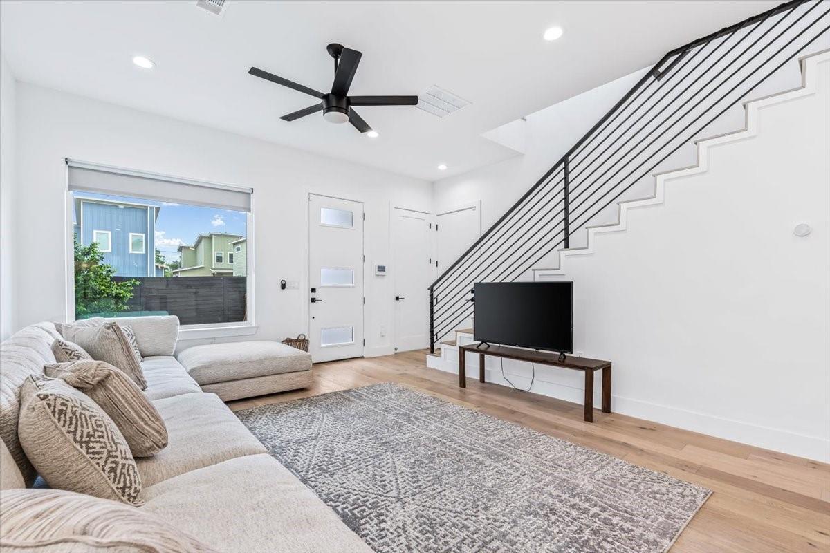 6300 Santos St # 3, Austin, TX 78741