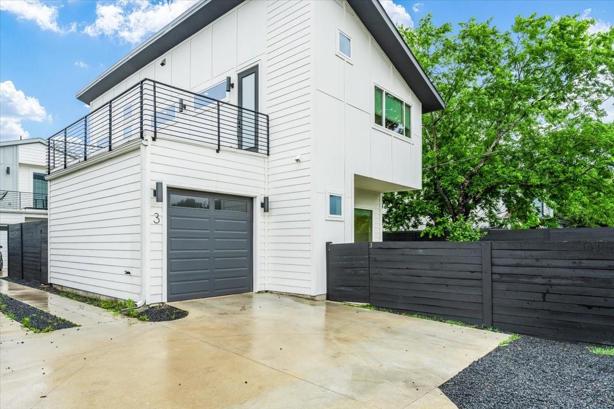 6300 Santos St # 3, Austin, TX 78741