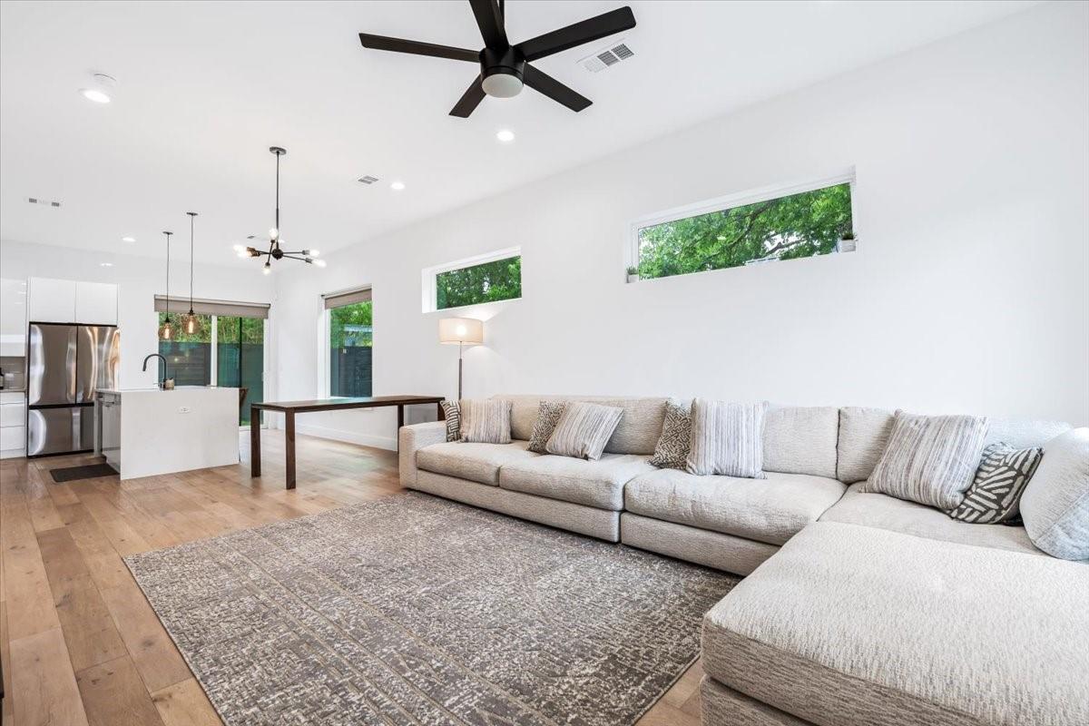 6300 Santos St # 3, Austin, TX 78741