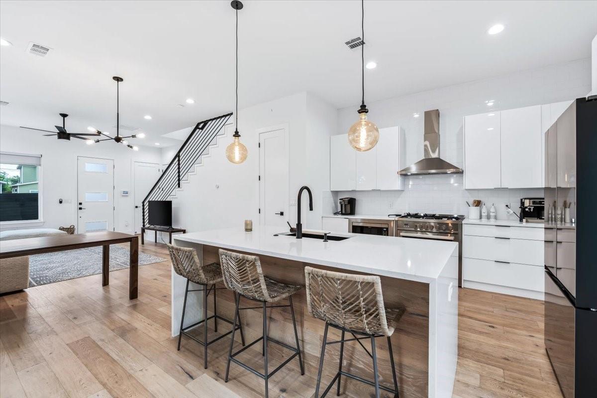 6300 Santos St # 3, Austin, TX 78741