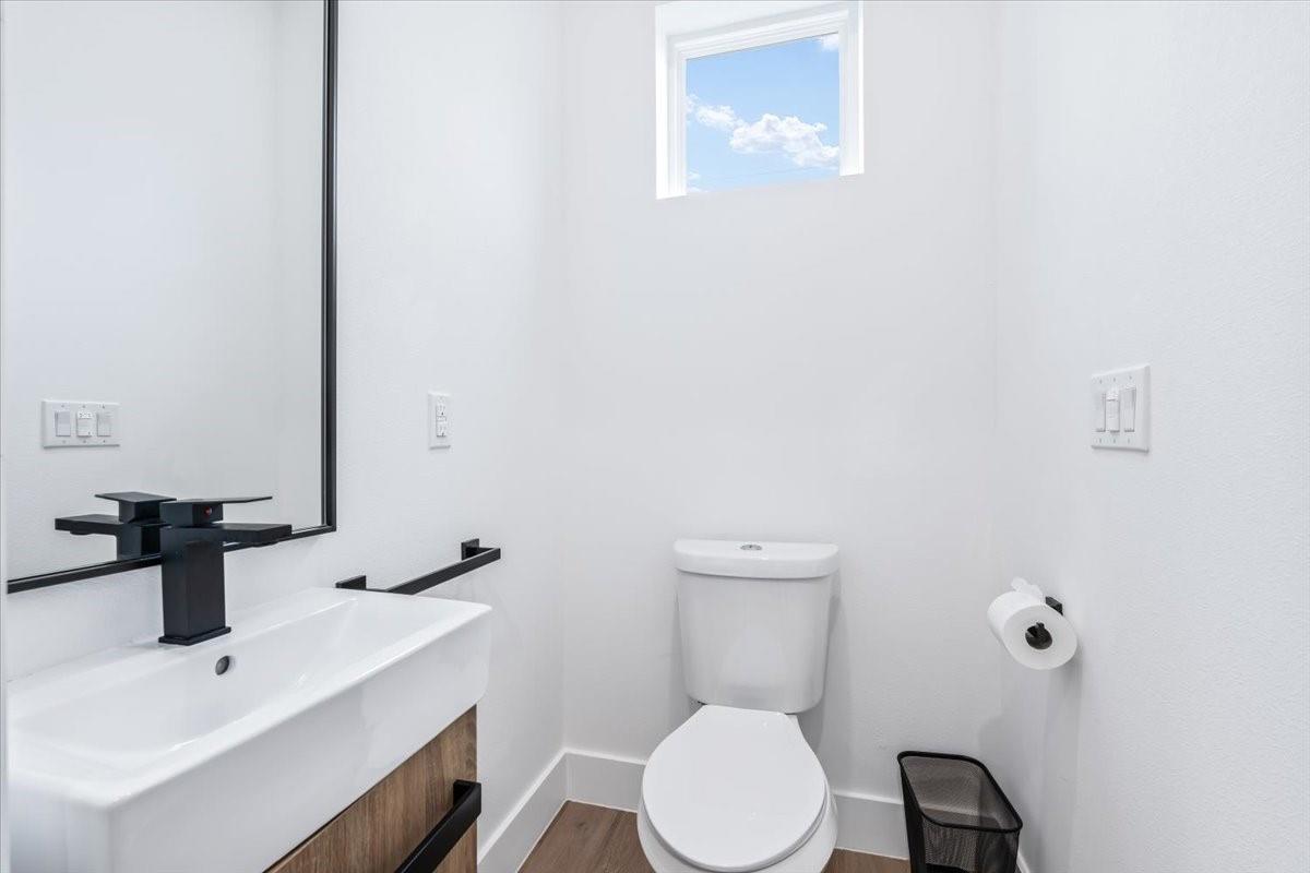 6300 Santos St # 3, Austin, TX 78741