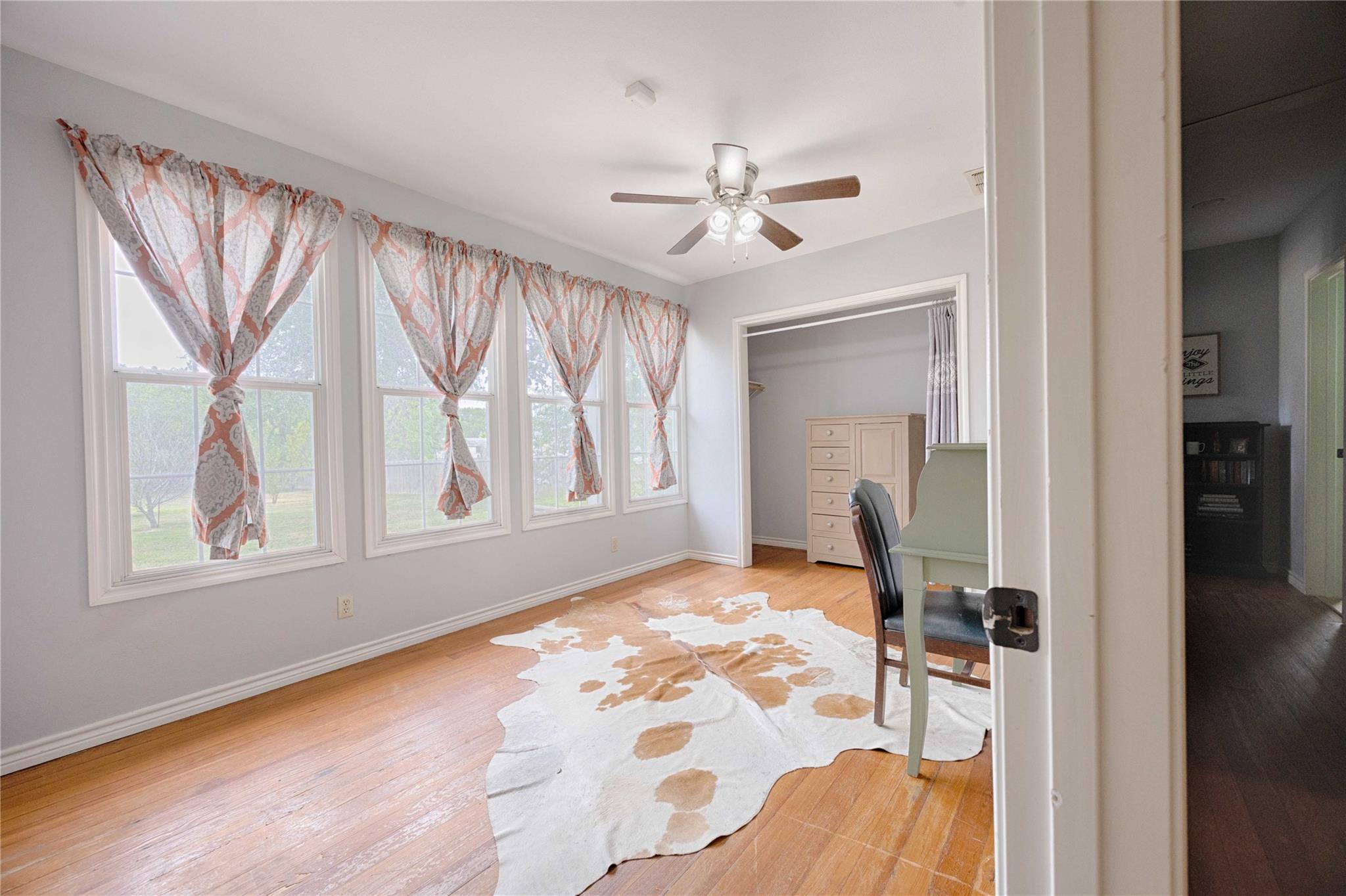 403 E 7th St, Flatonia, TX 78941