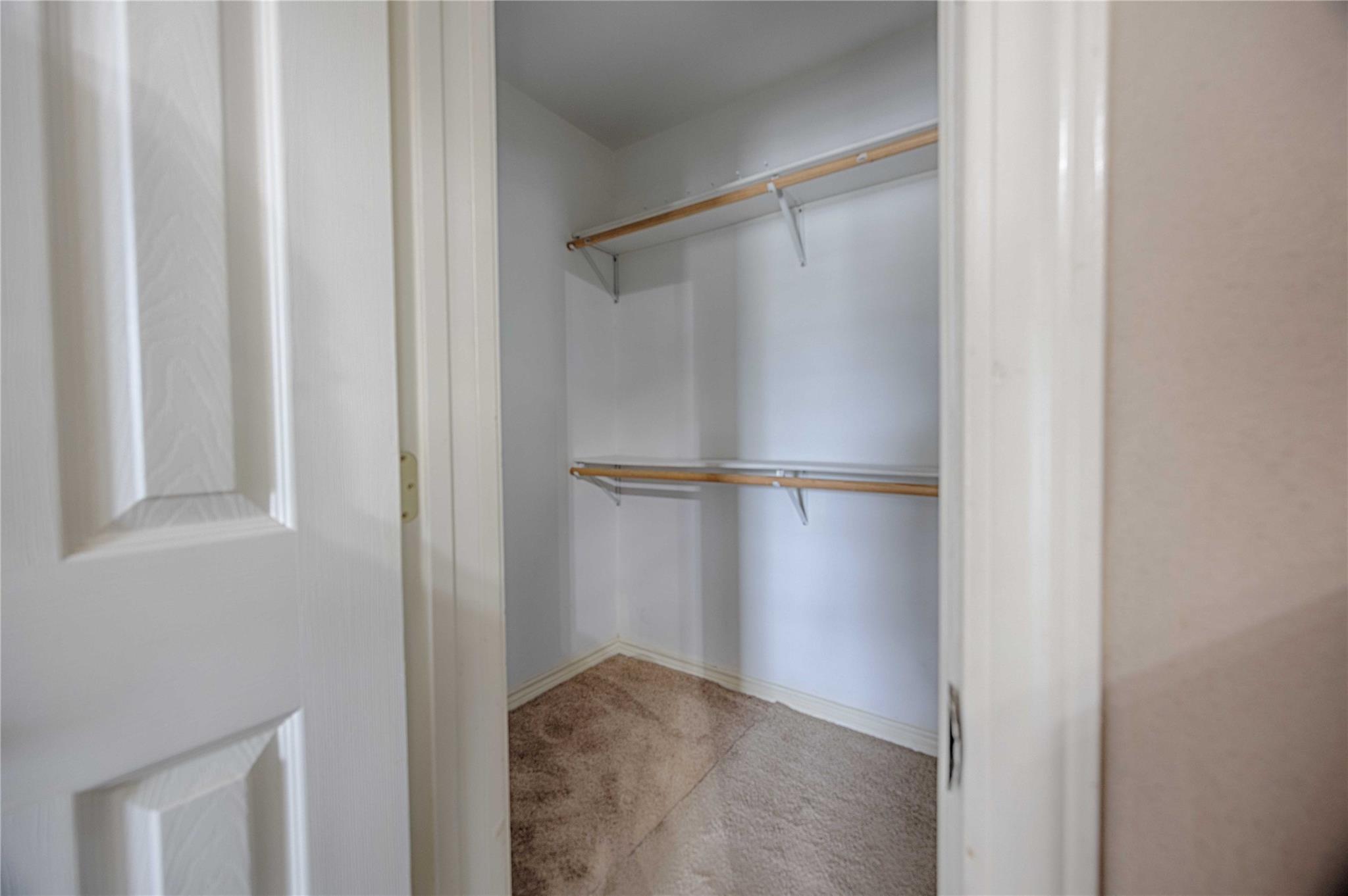 403 E 7th St, Flatonia, TX 78941