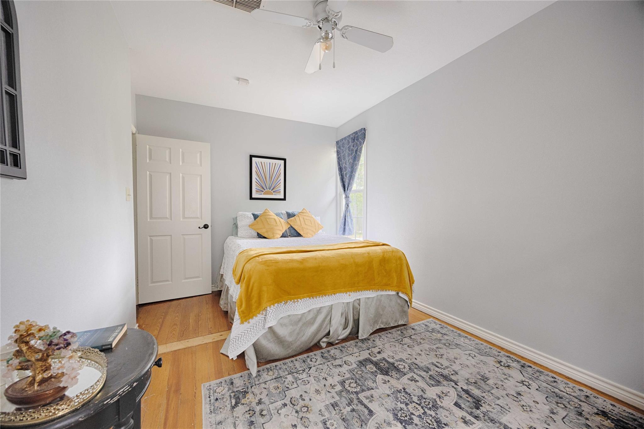 403 E 7th St, Flatonia, TX 78941