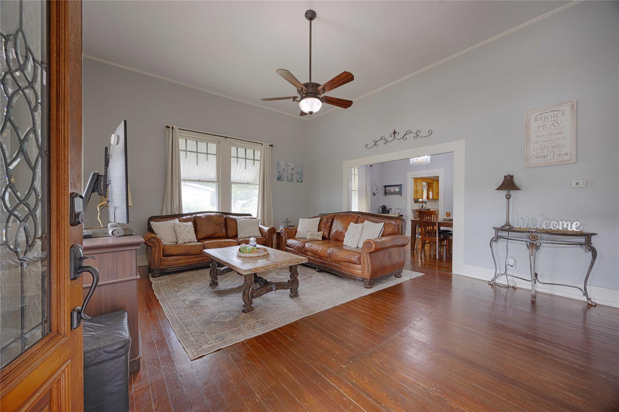 403 E 7th St, Flatonia, TX 78941