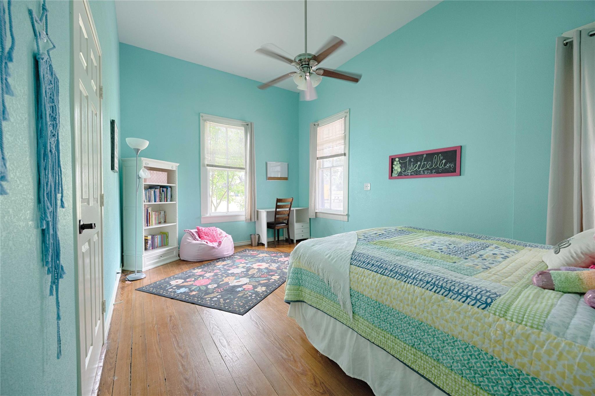 403 E 7th St, Flatonia, TX 78941