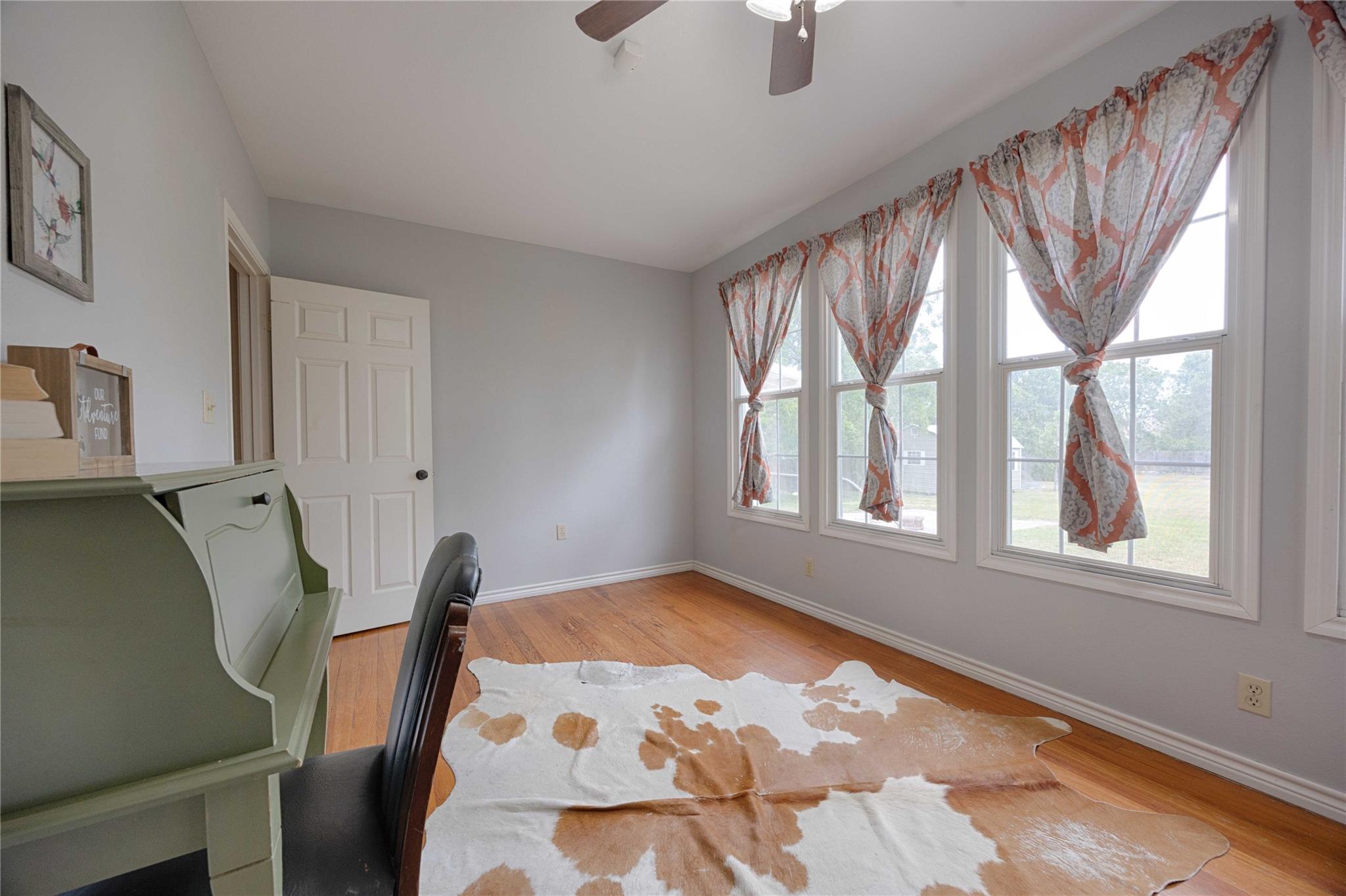 403 E 7th St, Flatonia, TX 78941