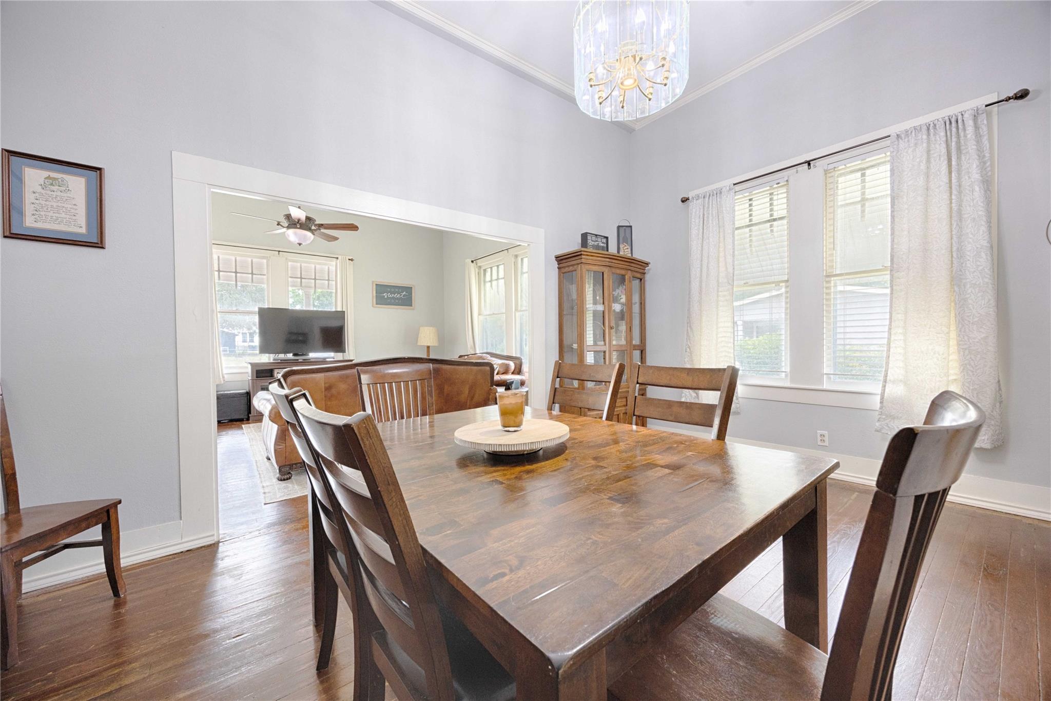 403 E 7th St, Flatonia, TX 78941