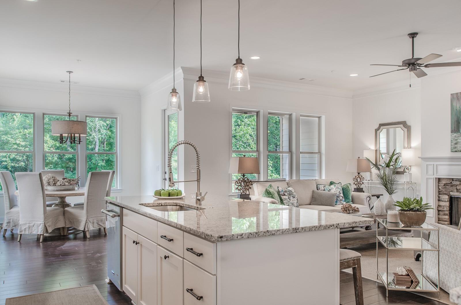 1712 Demi John Bend Rd, Canyon Lake, TX 78133