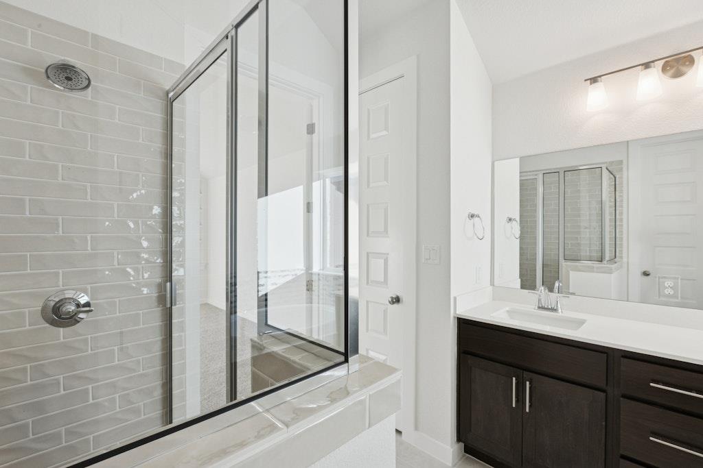 141 Big Pine Creek Ln, Bastrop, TX 78602