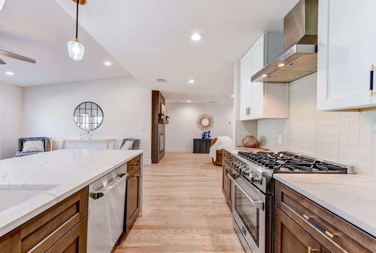 7002 Whispering Oaks Dr, Austin, TX 78745