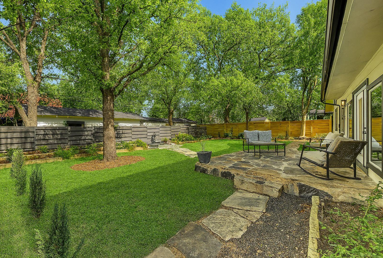 7002 Whispering Oaks Dr, Austin, TX 78745