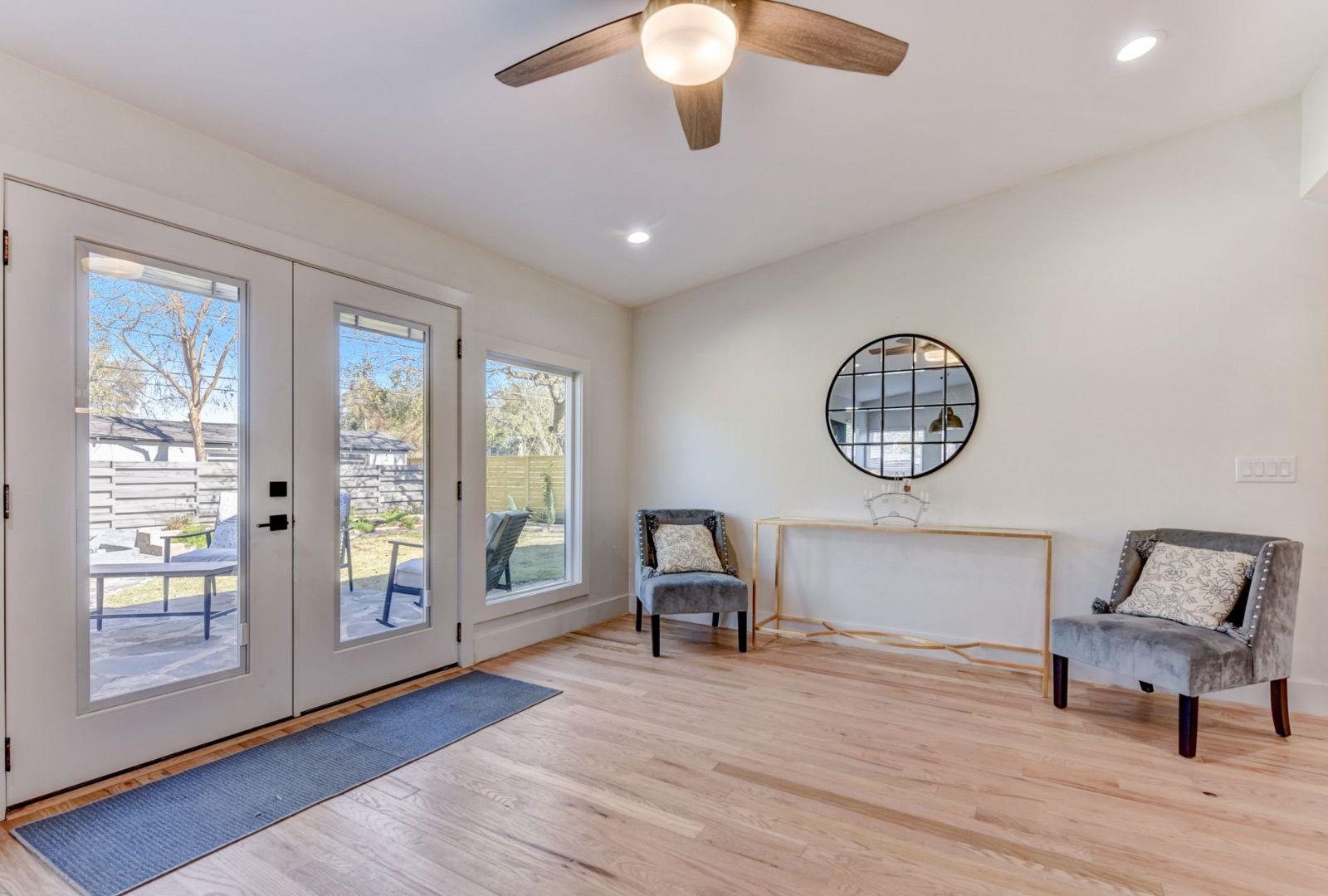 7002 Whispering Oaks Dr, Austin, TX 78745