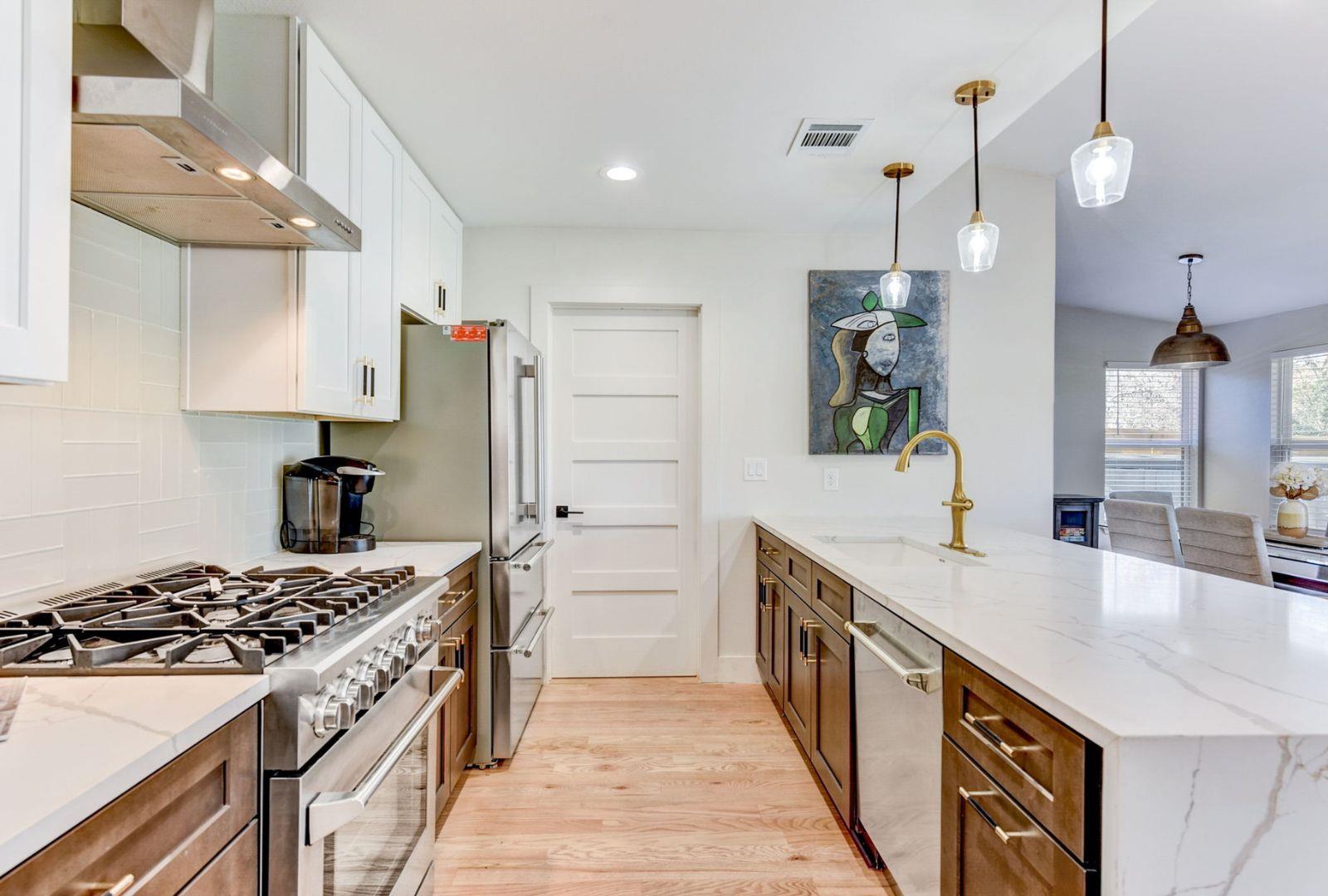 7002 Whispering Oaks Dr, Austin, TX 78745