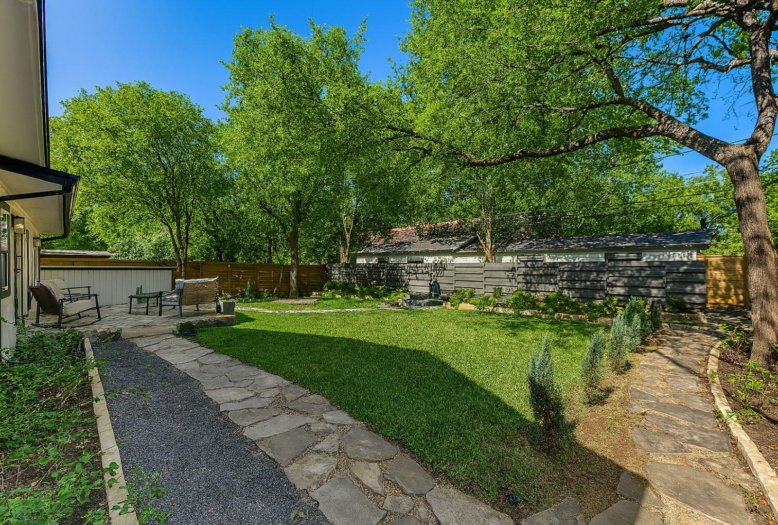 7002 Whispering Oaks Dr, Austin, TX 78745