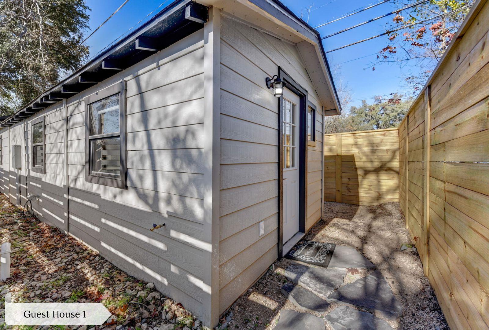 7002 Whispering Oaks Dr, Austin, TX 78745