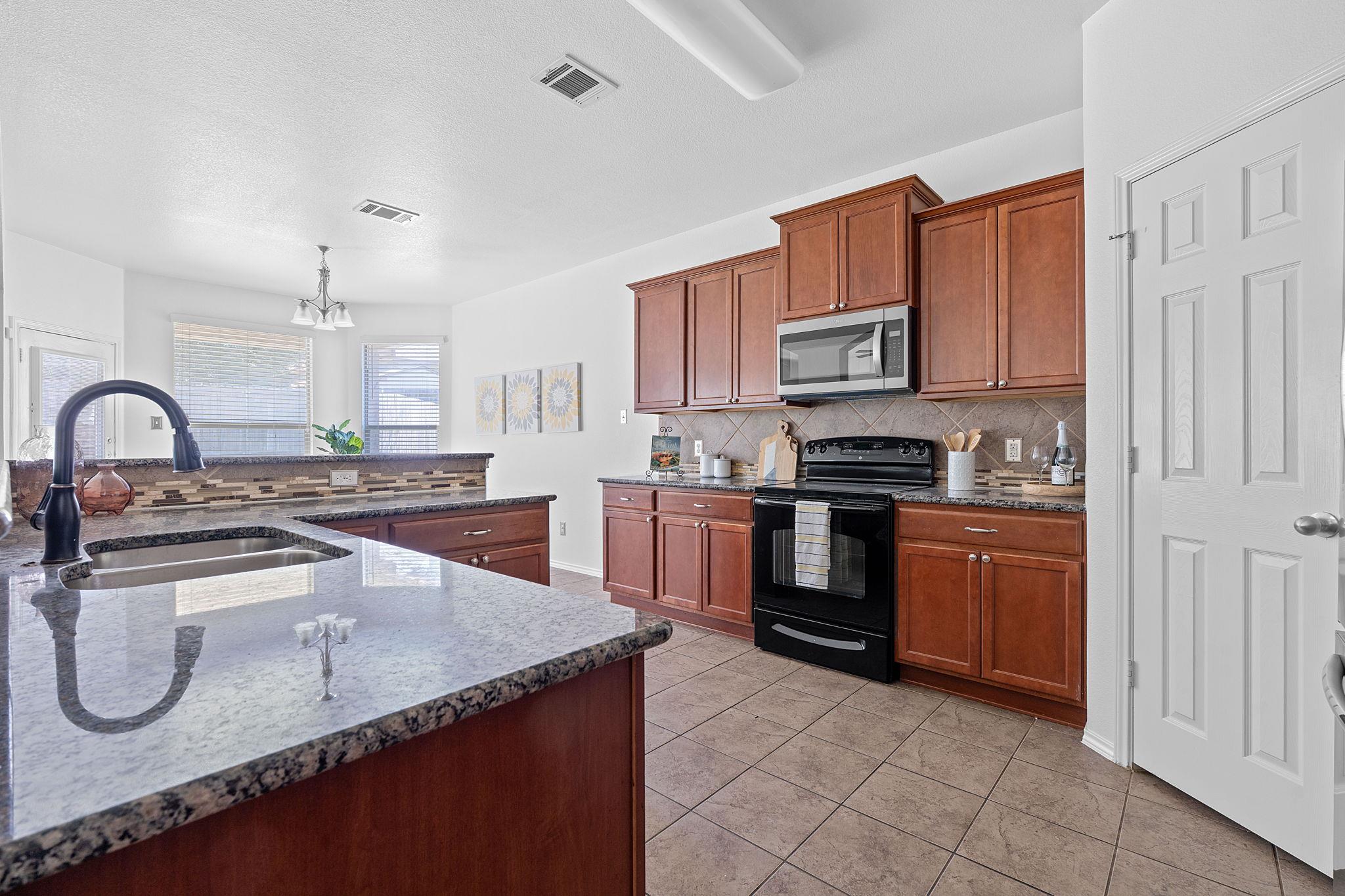 5405 Sulfur Spring Dr, Killeen, TX 76542