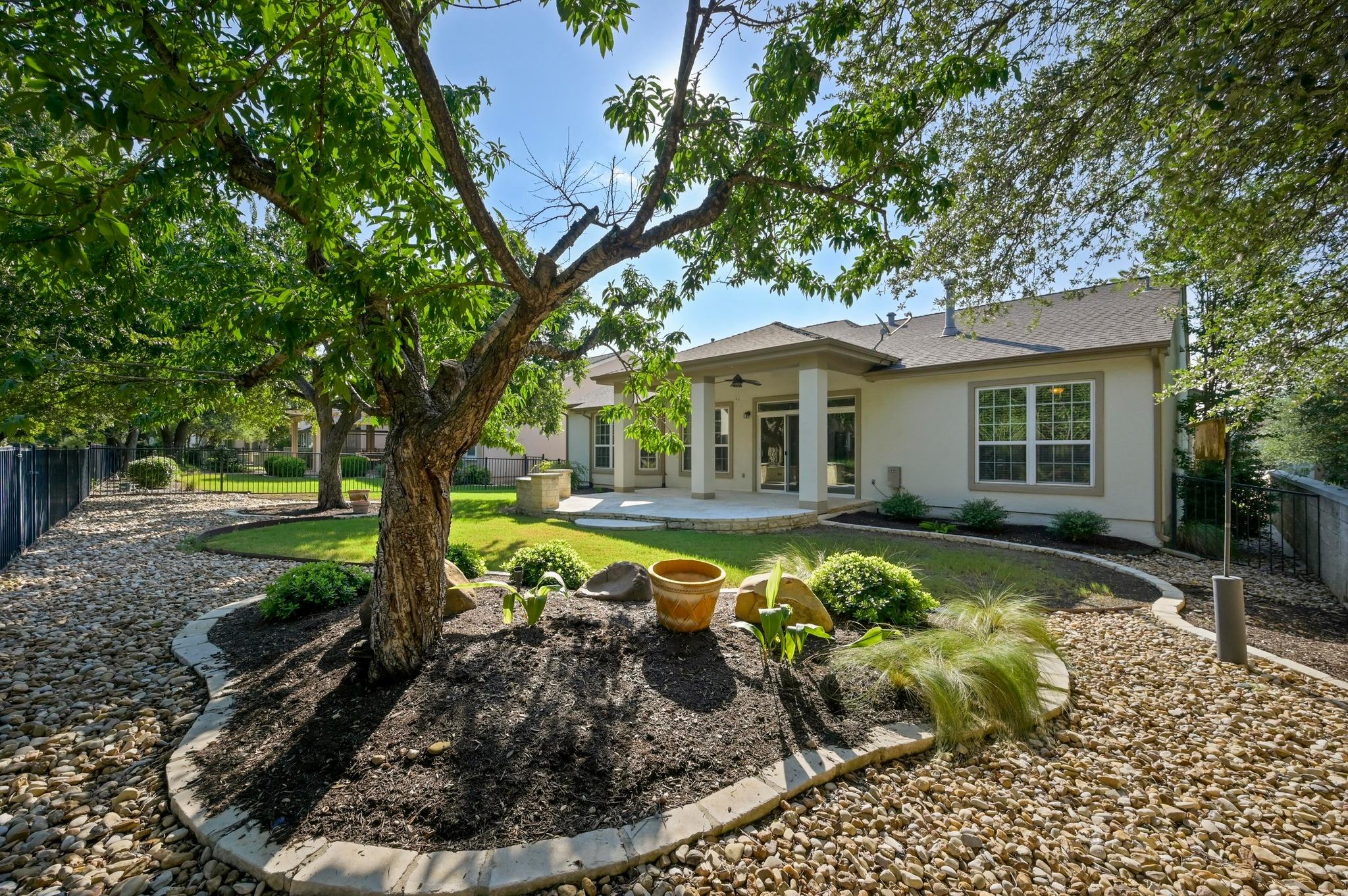 216 Armstrong Dr, Georgetown, TX 78633