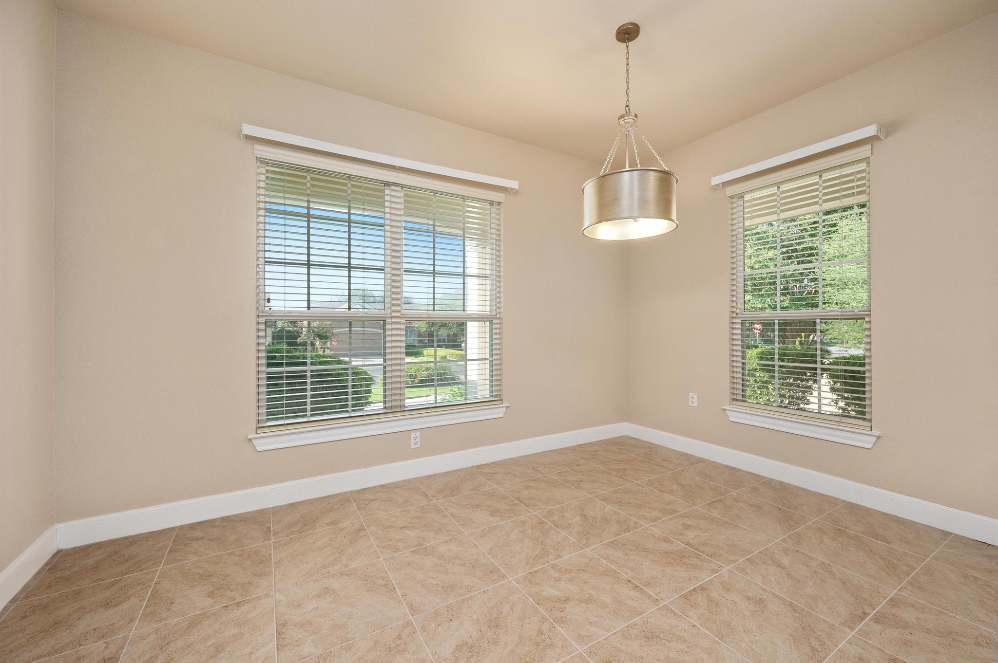 216 Armstrong Dr, Georgetown, TX 78633