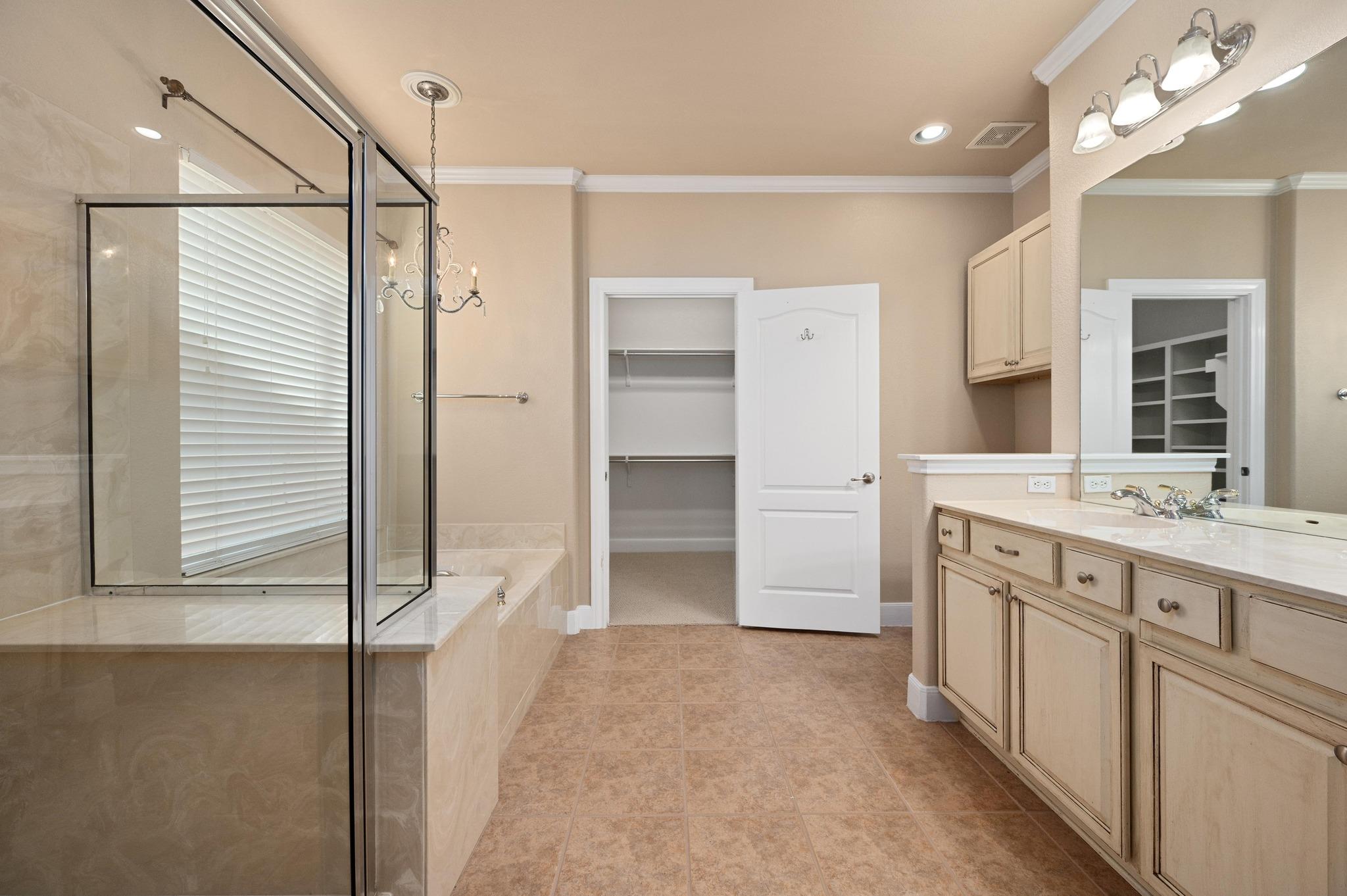 216 Armstrong Dr, Georgetown, TX 78633